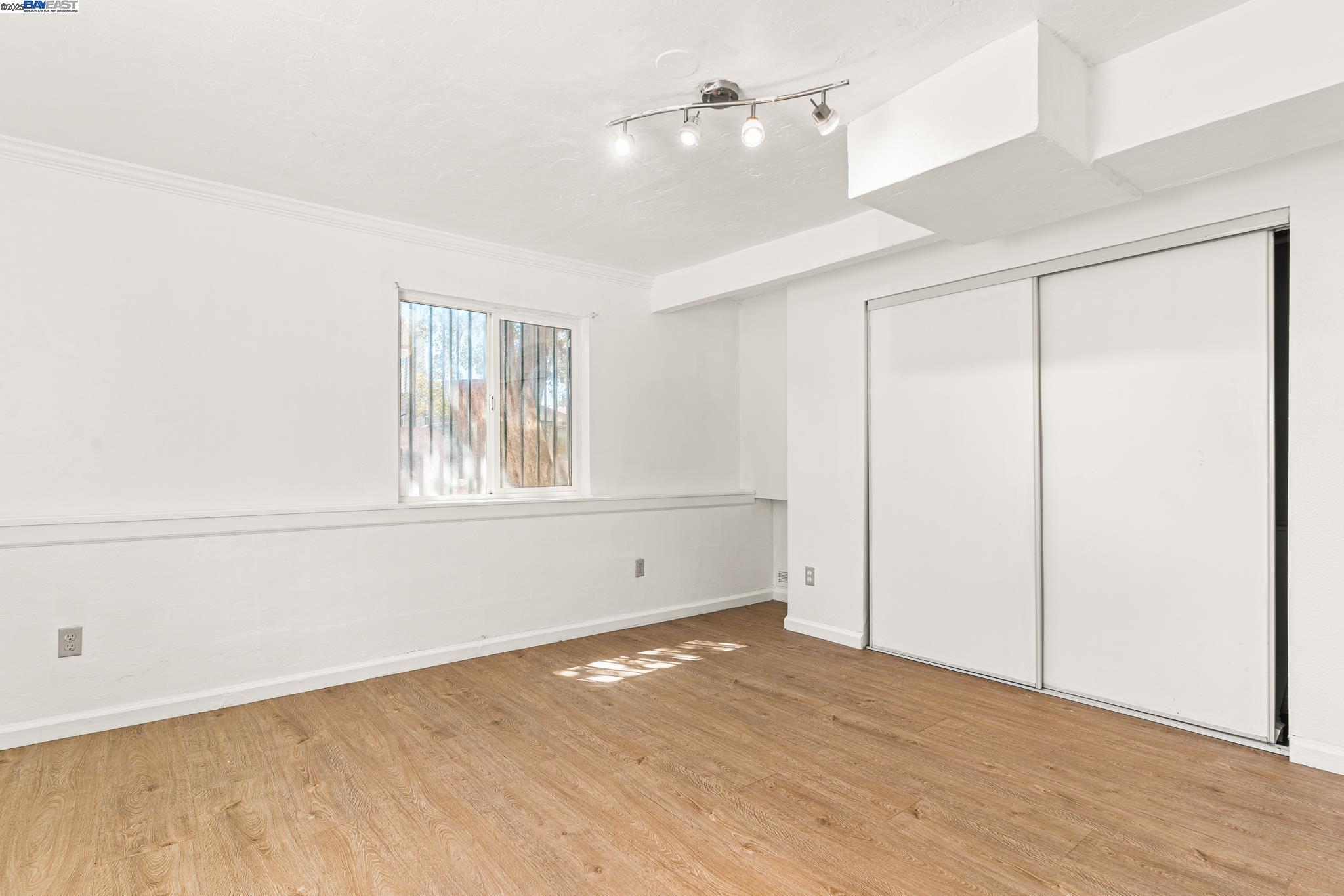 Detail Gallery Image 26 of 49 For 1015 82nd Ave, Oakland,  CA 94621 - 5 Beds | 3 Baths