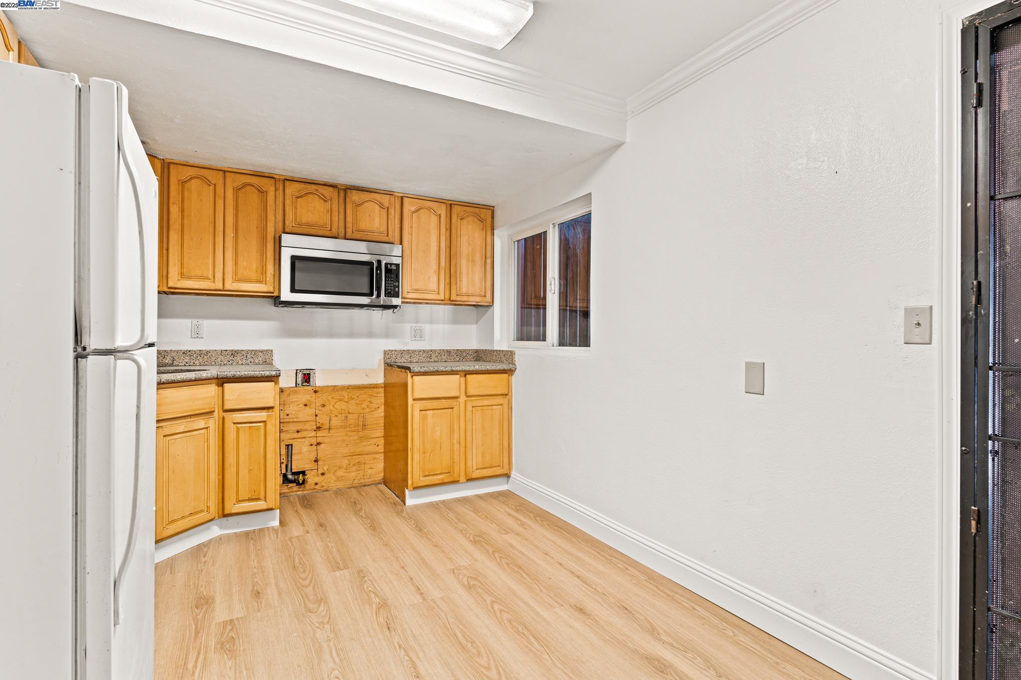 Detail Gallery Image 35 of 49 For 1015 82nd Ave, Oakland,  CA 94621 - 5 Beds | 3 Baths