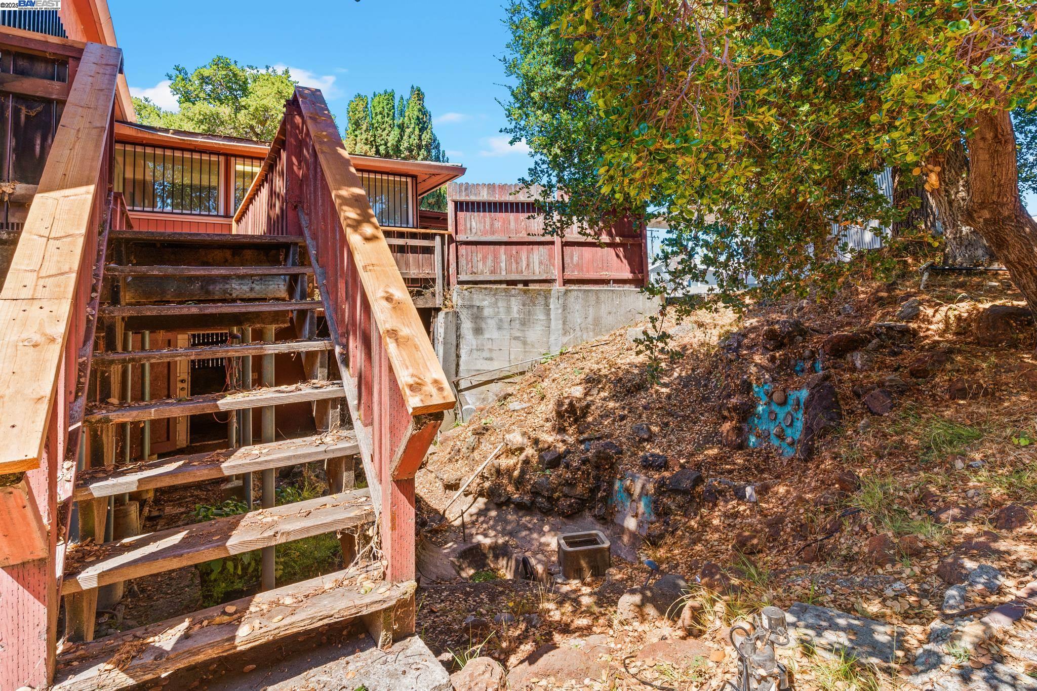 Detail Gallery Image 38 of 49 For 1015 82nd Ave, Oakland,  CA 94621 - 5 Beds | 3 Baths