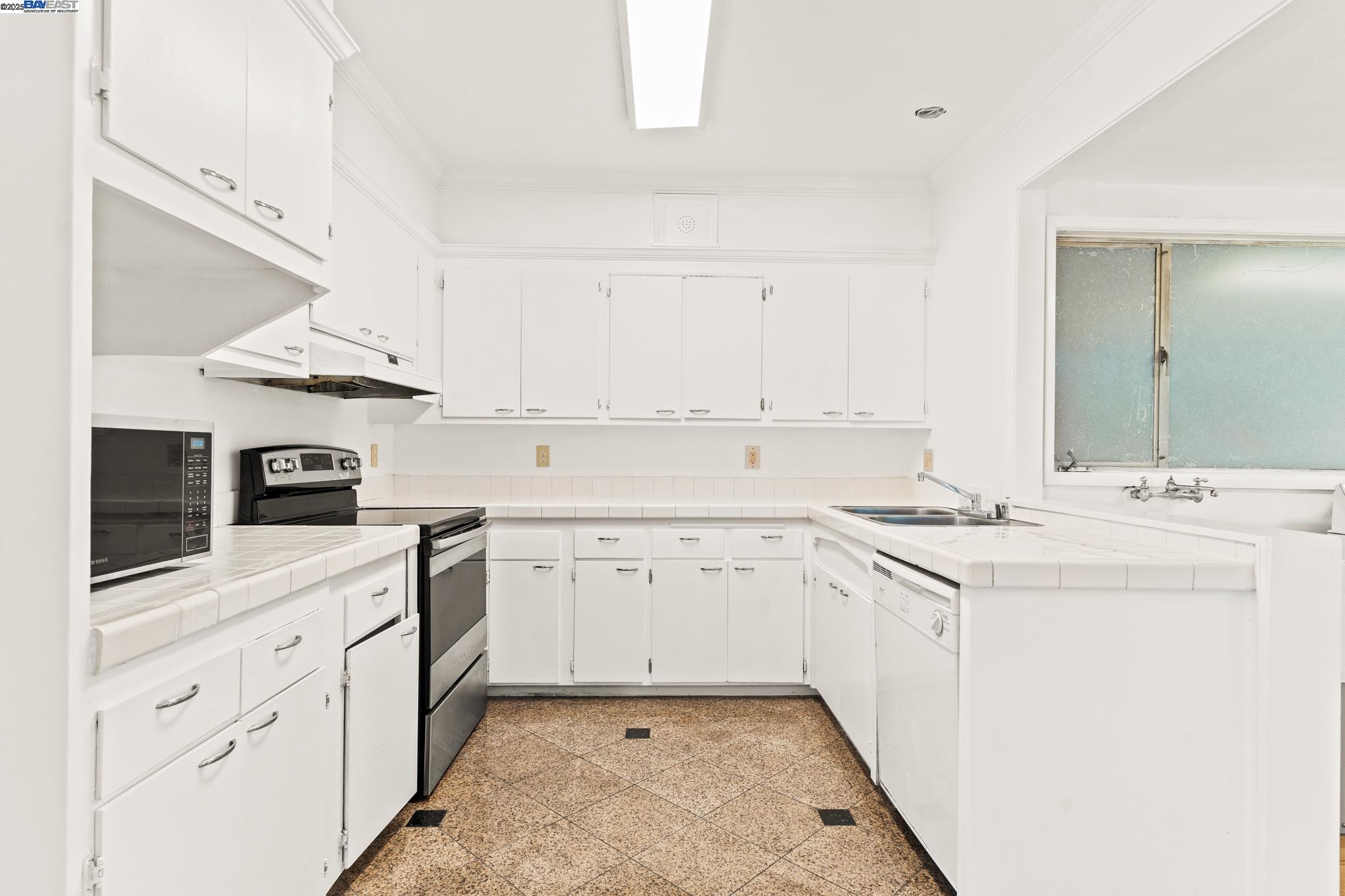 Detail Gallery Image 47 of 50 For 1015 82nd Ave, Oakland,  CA 94621 - – Beds | – Baths