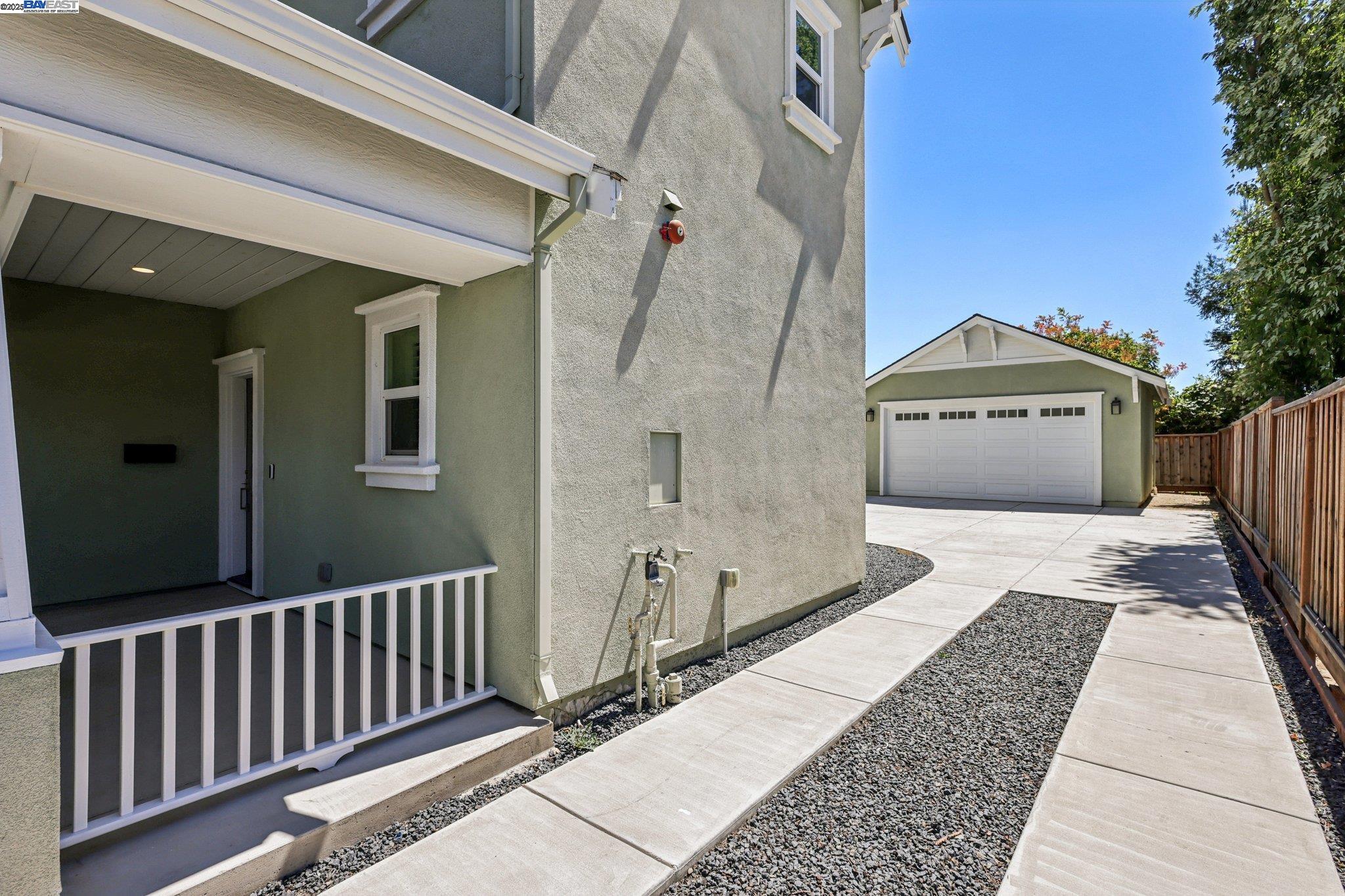 Detail Gallery Image 5 of 38 For 2145 Linden St, Livermore,  CA 94551 - 4 Beds | 3 Baths