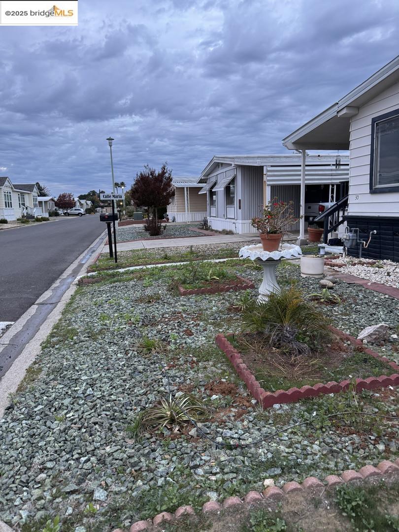 Detail Gallery Image 20 of 59 For 30 Calle Susana, Elk Grove,  CA 95624 - 3 Beds | 2 Baths