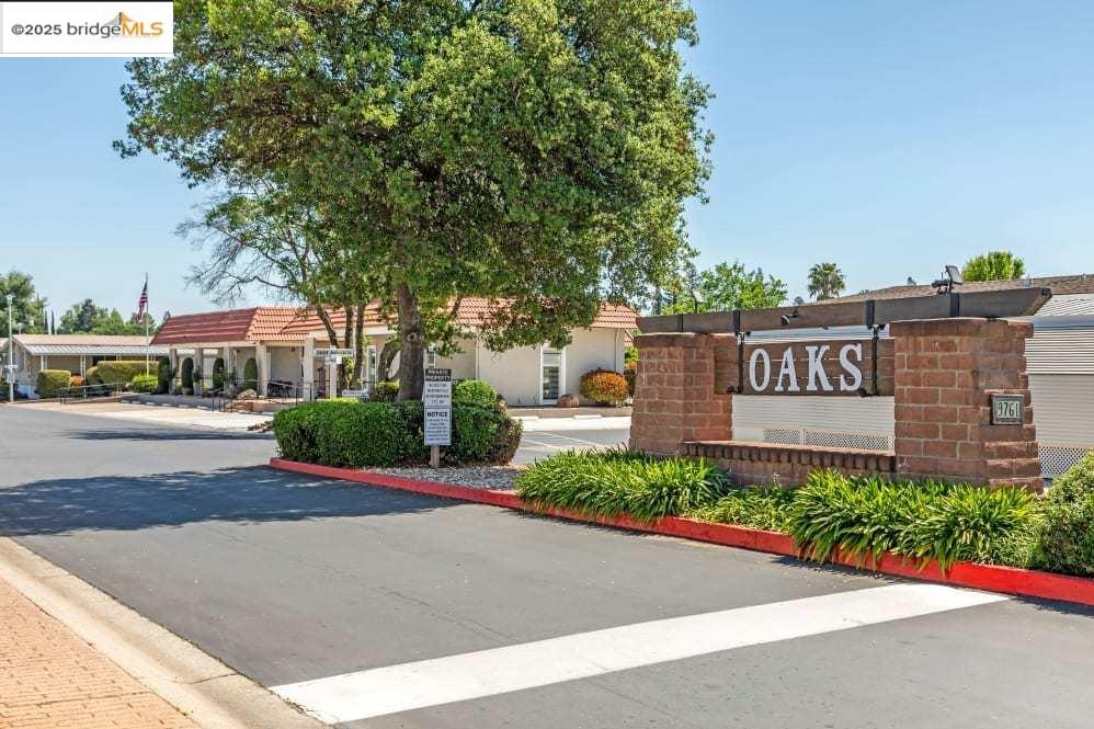 Detail Gallery Image 3 of 59 For 30 Calle Susana, Elk Grove,  CA 95624 - 3 Beds | 2 Baths