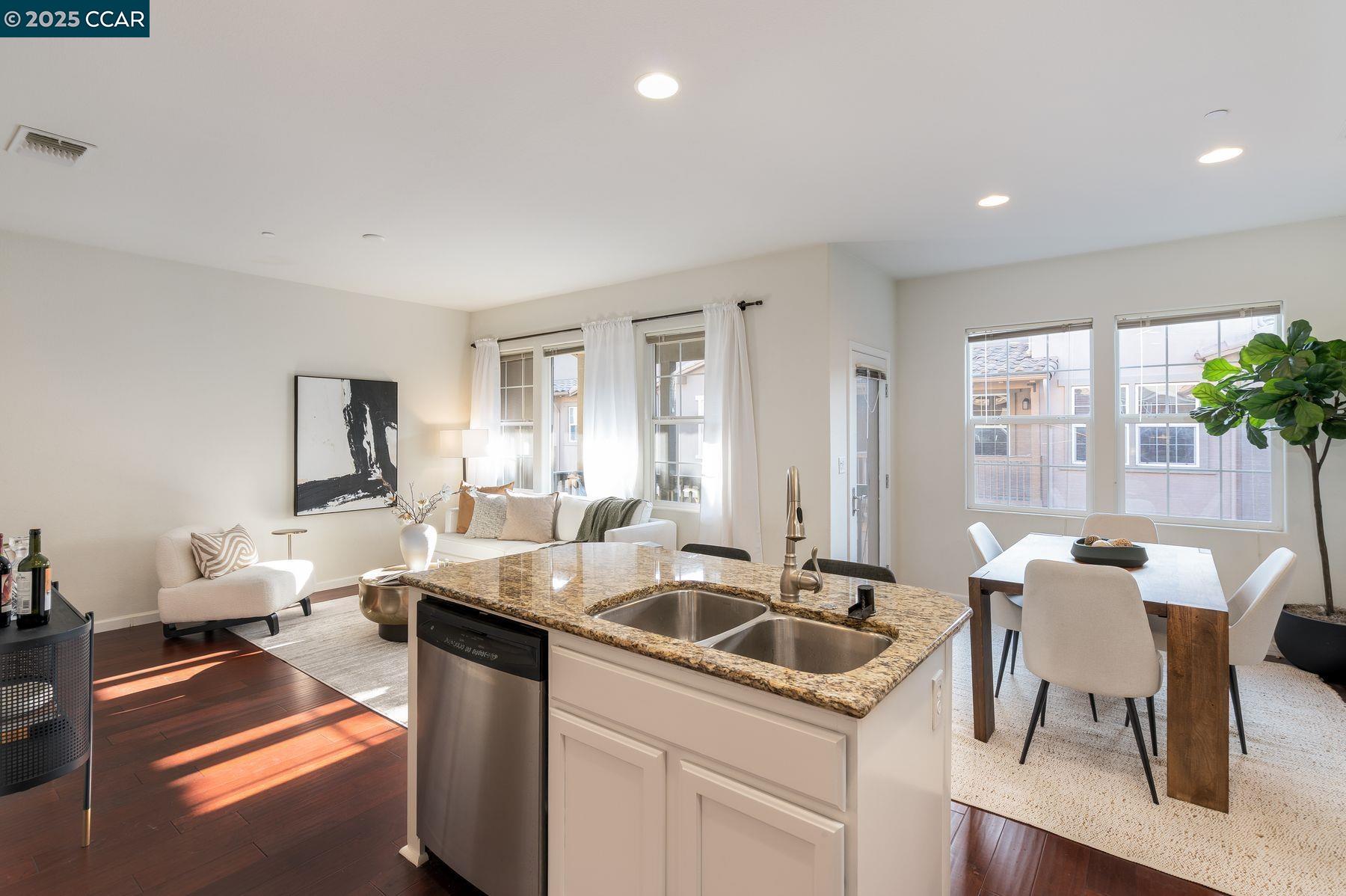 Detail Gallery Image 11 of 33 For 34108 Spezia Ter, Fremont,  CA 94555 - 2 Beds | 2 Baths