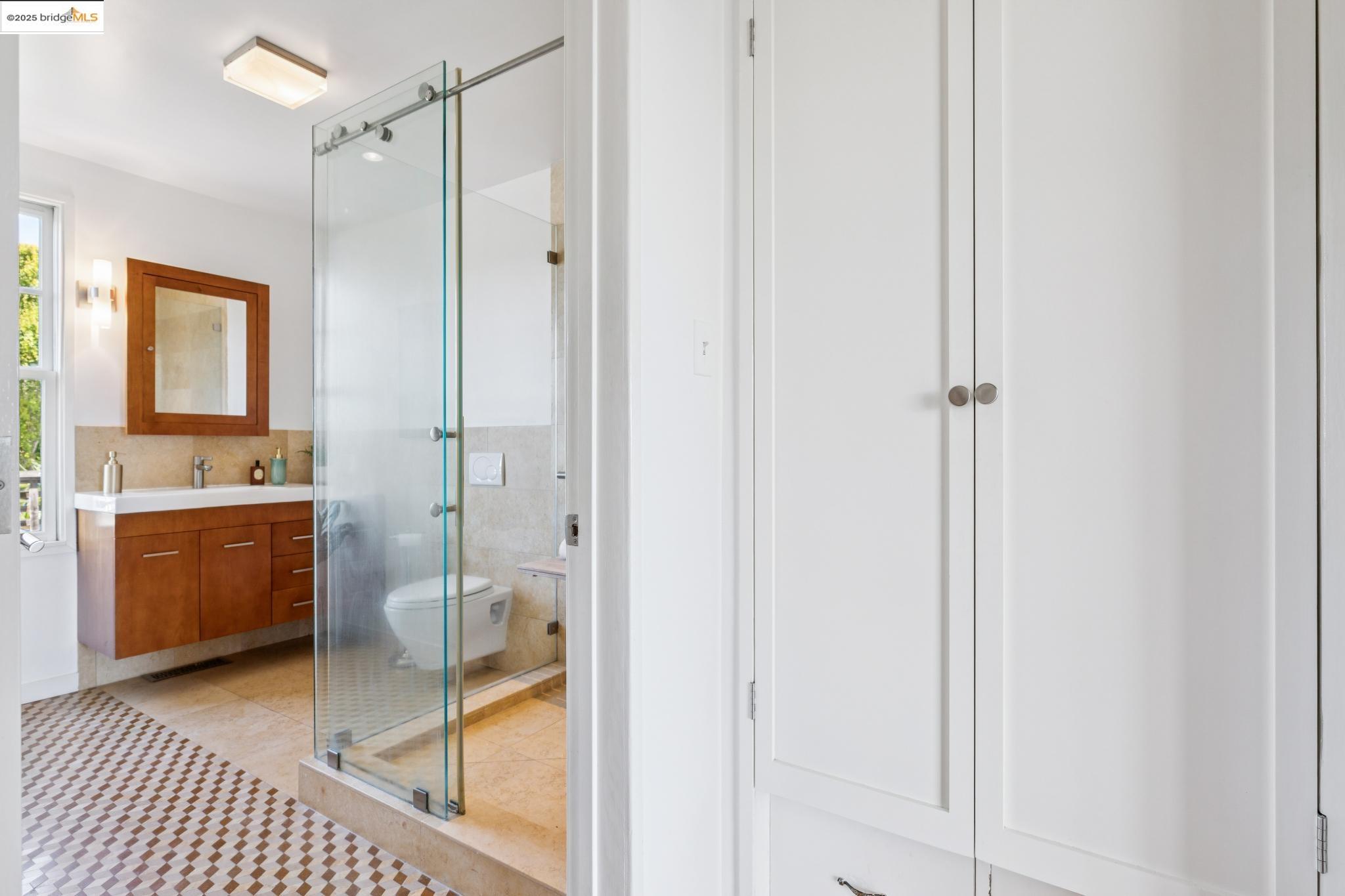Detail Gallery Image 21 of 51 For 28 Marina Court Dr, San Rafael,  CA 94901 - 3 Beds | 2/1 Baths