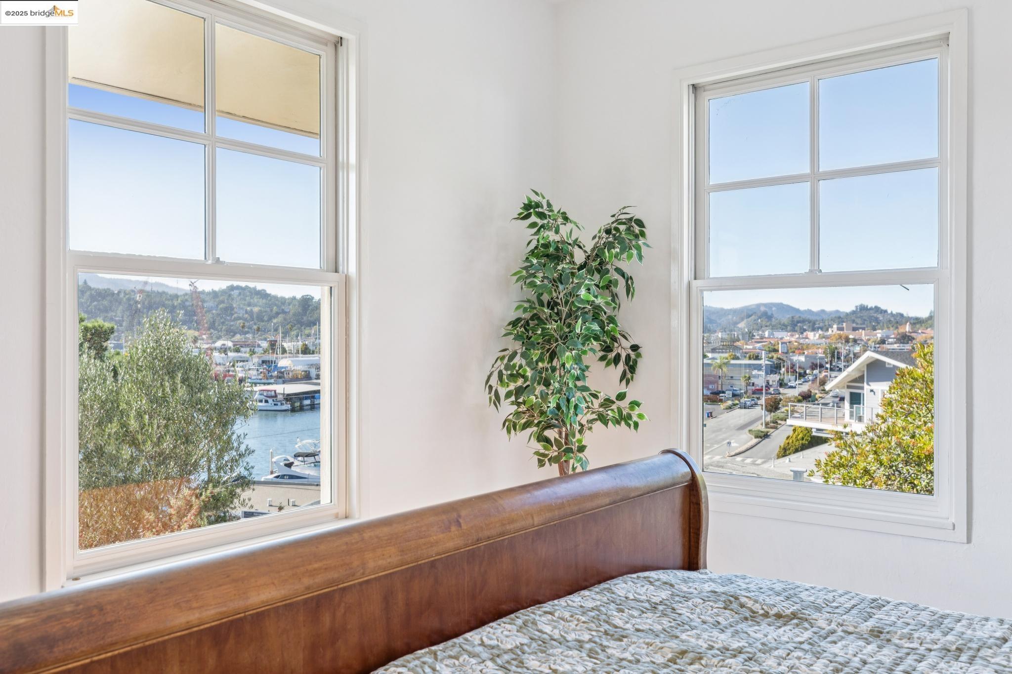 Detail Gallery Image 26 of 51 For 28 Marina Court Dr, San Rafael,  CA 94901 - 3 Beds | 2/1 Baths
