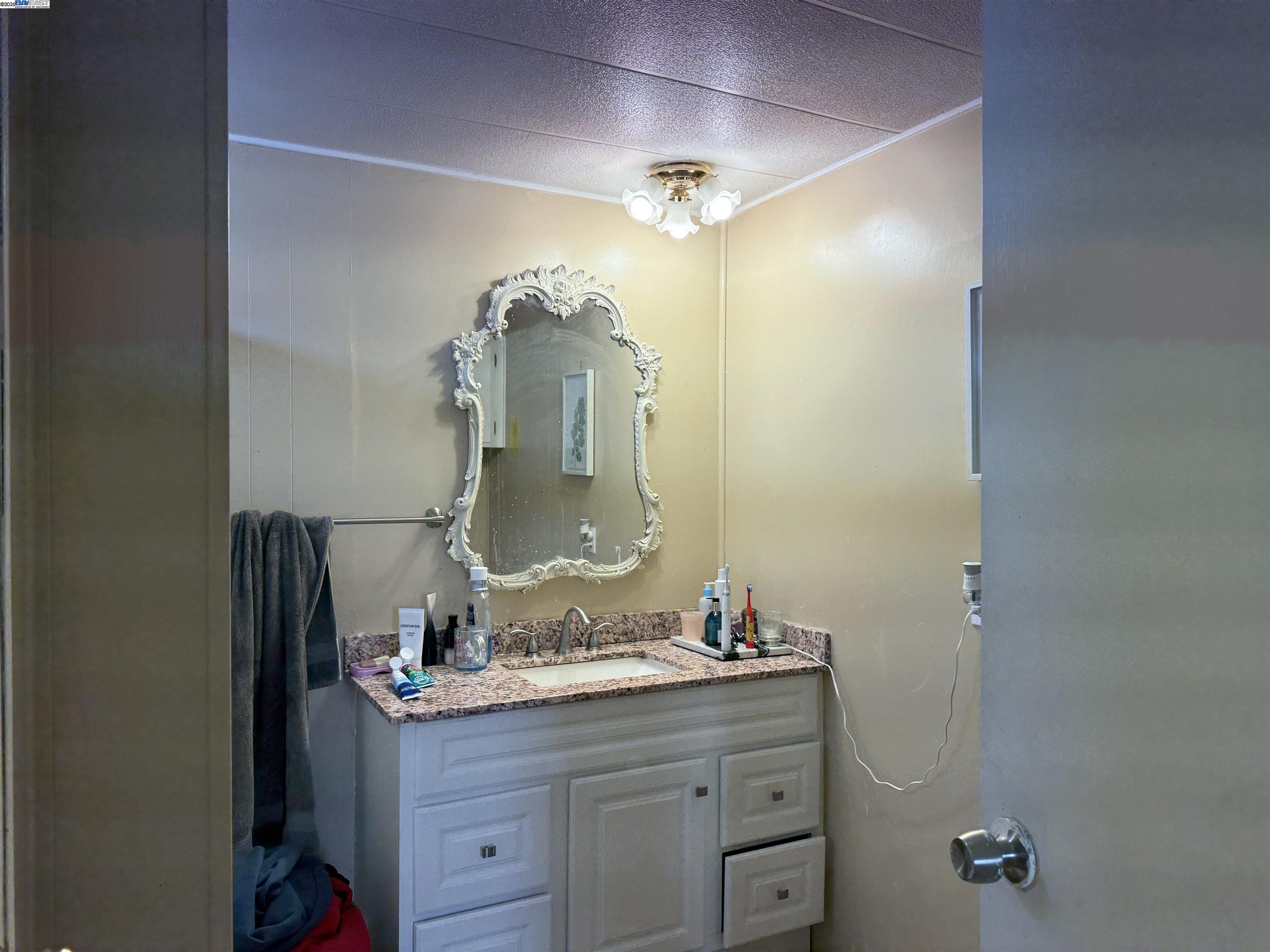 Detail Gallery Image 10 of 11 For 1220 Vienna Dr #552,  Sunnyvale,  CA 94089 - 3 Beds | 2 Baths