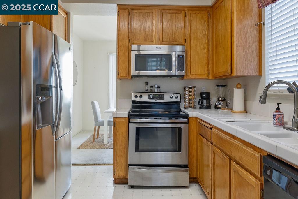 Detail Gallery Image 11 of 29 For 81 Del Sur St, Vallejo,  CA 94591 - 2 Beds | 2/1 Baths