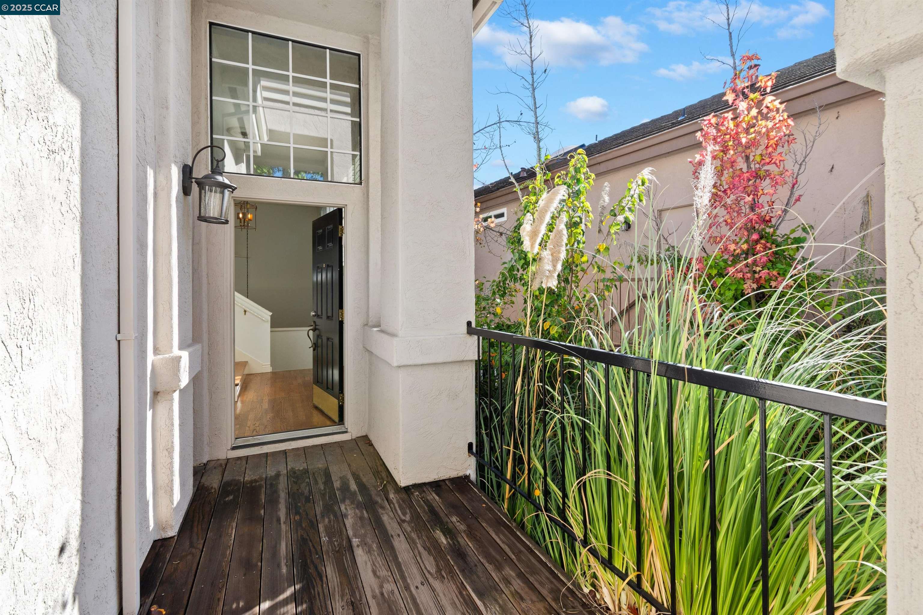 Detail Gallery Image 7 of 59 For 226 Lakeridge Way, San Ramon,  CA 94582 - 3 Beds | 2/1 Baths