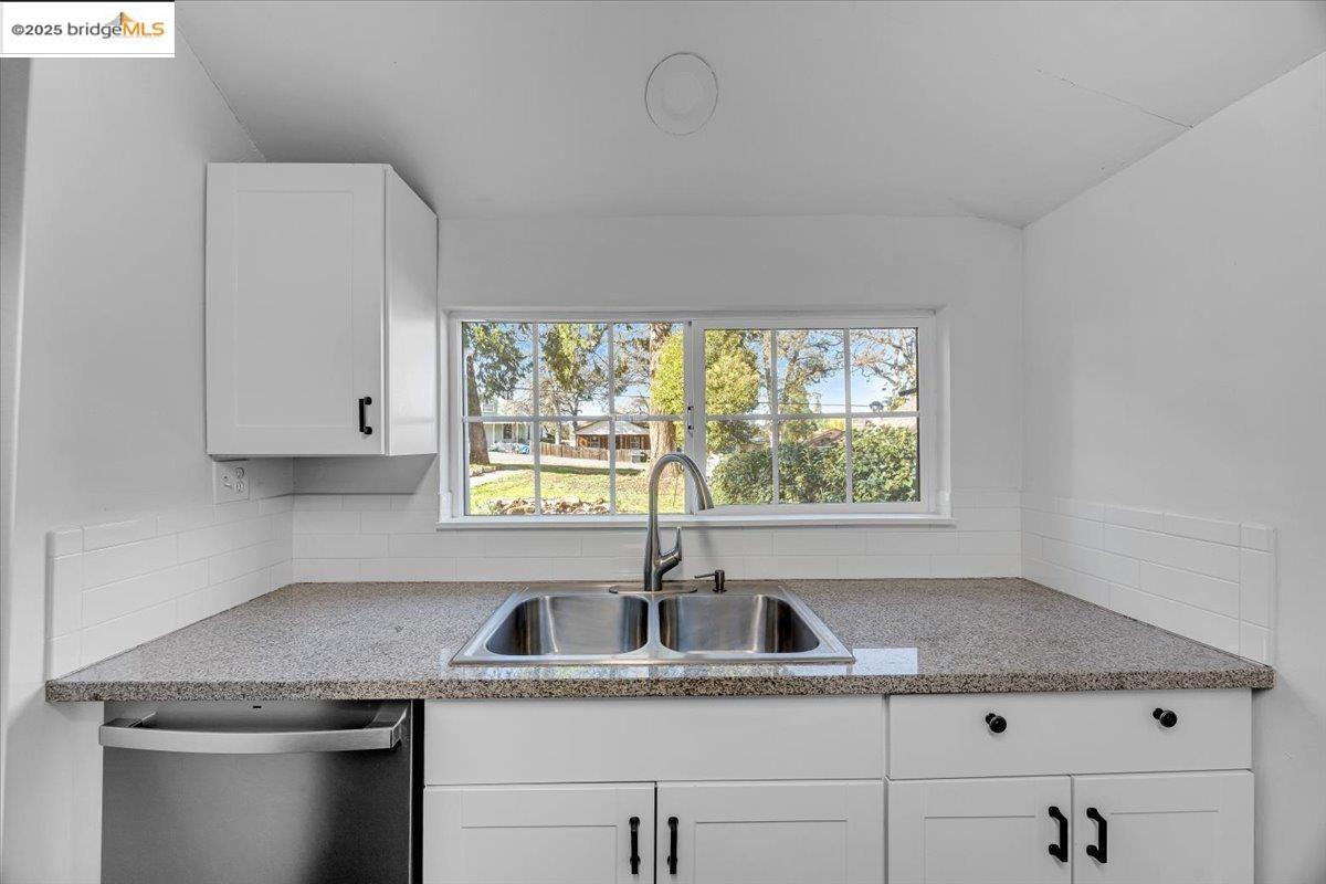 Detail Gallery Image 18 of 38 For 18515 Madrone St, Tuolumne,  CA 95379 - 4 Beds | 2 Baths