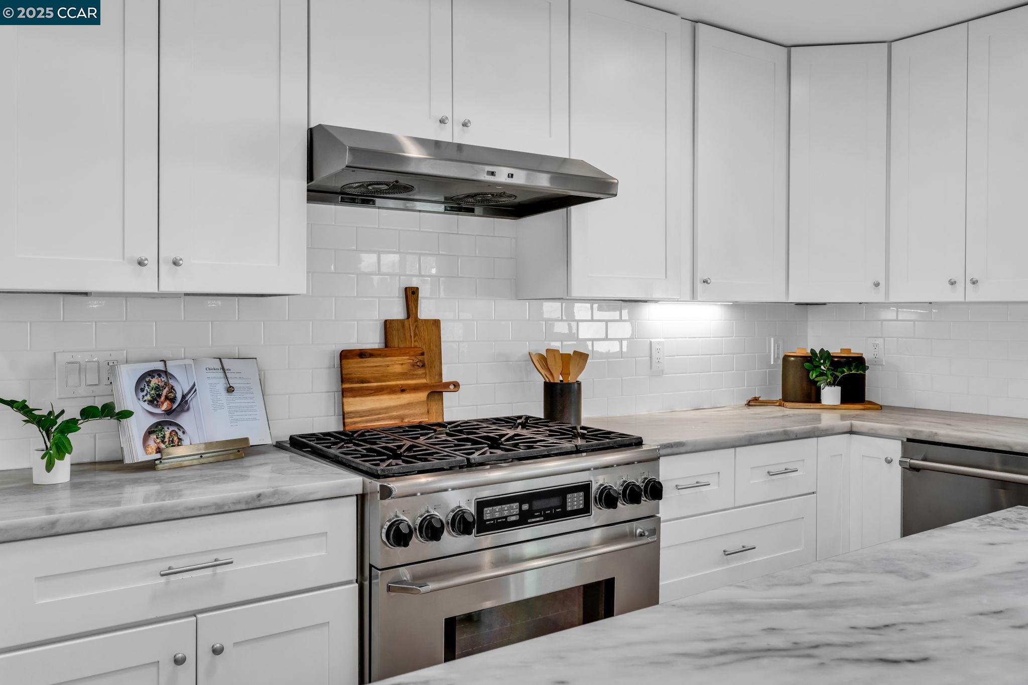 Detail Gallery Image 19 of 57 For 4597 Wildcat Ln, Concord,  CA 94521 - 3 Beds | 2 Baths