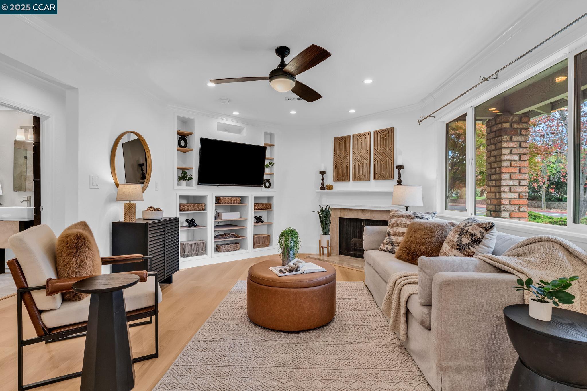 Detail Gallery Image 5 of 57 For 4597 Wildcat Ln, Concord,  CA 94521 - 3 Beds | 2 Baths