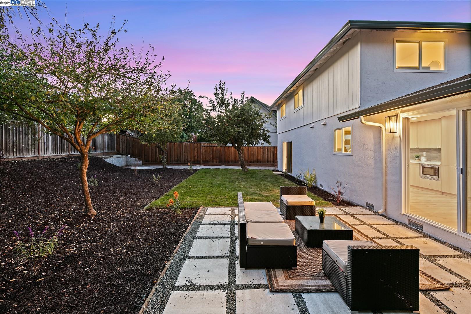 Detail Gallery Image 18 of 27 For 11733 Casa Linda Ct, Dublin,  CA 94568 - 4 Beds | 2/1 Baths