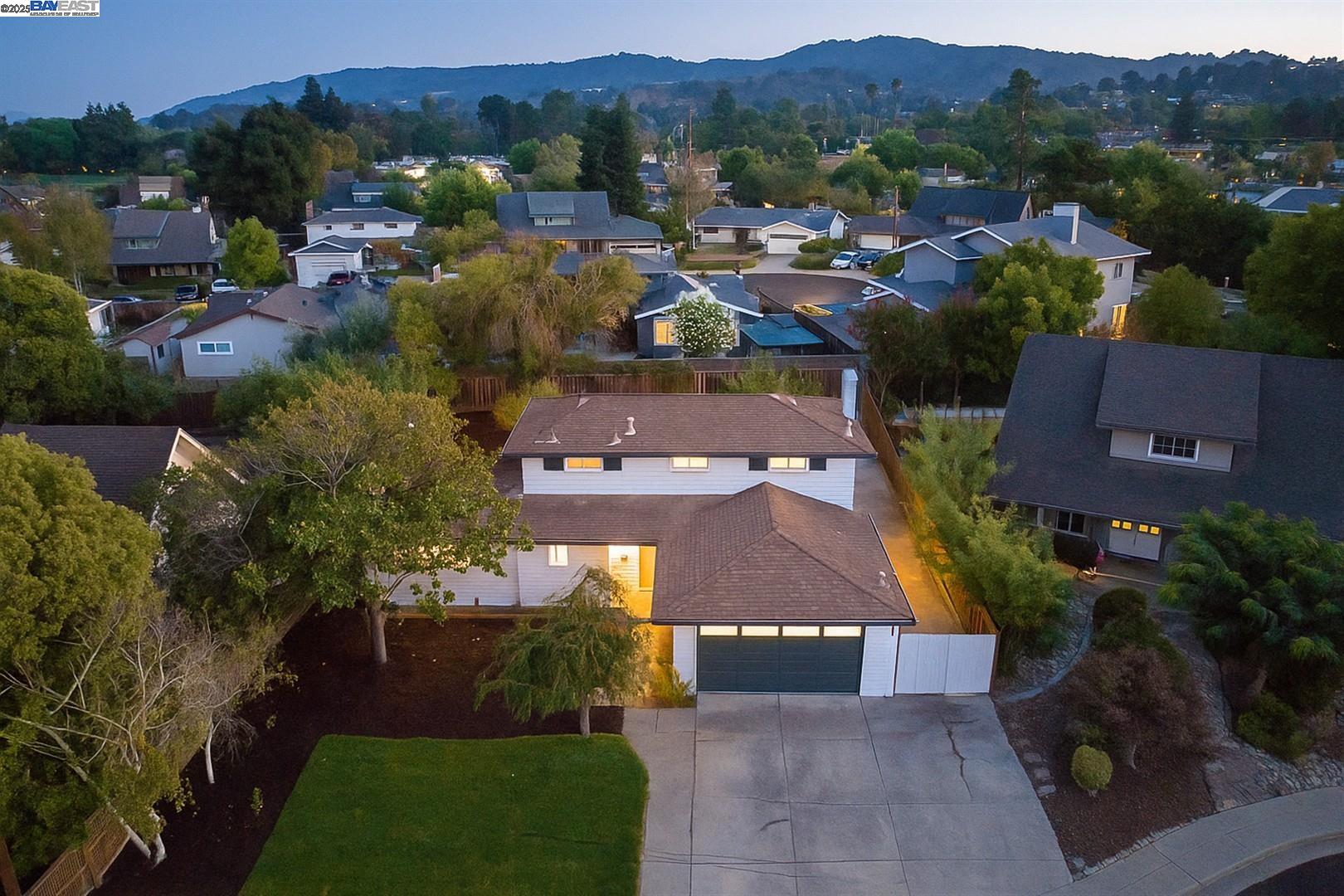 Detail Gallery Image 19 of 27 For 11733 Casa Linda Ct, Dublin,  CA 94568 - 4 Beds | 2/1 Baths