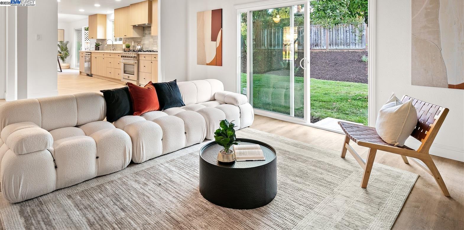 Detail Gallery Image 3 of 27 For 11733 Casa Linda Ct, Dublin,  CA 94568 - 4 Beds | 2/1 Baths