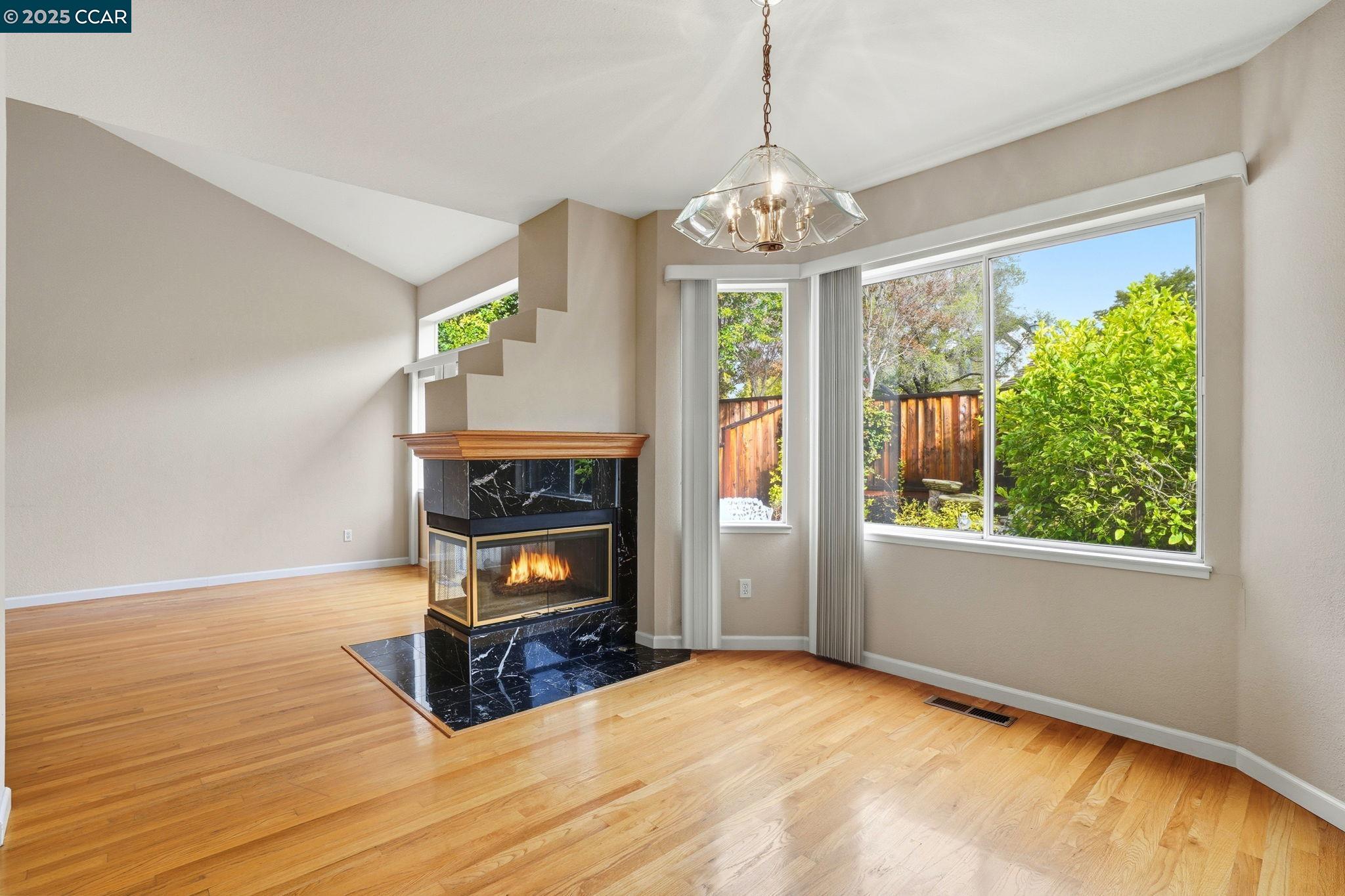 Detail Gallery Image 13 of 36 For 1295 Shell Cir, Clayton,  CA 94517 - 2 Beds | 2/1 Baths