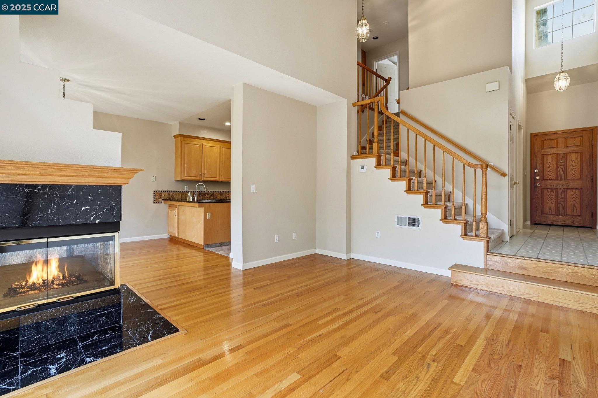 Detail Gallery Image 5 of 36 For 1295 Shell Cir, Clayton,  CA 94517 - 2 Beds | 2/1 Baths