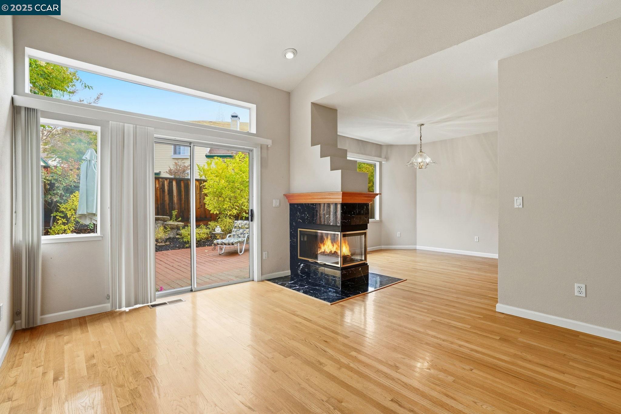 Detail Gallery Image 6 of 36 For 1295 Shell Cir, Clayton,  CA 94517 - 2 Beds | 2/1 Baths