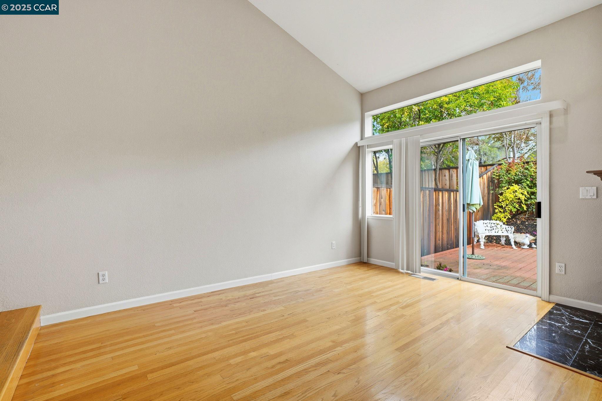 Detail Gallery Image 8 of 36 For 1295 Shell Cir, Clayton,  CA 94517 - 2 Beds | 2/1 Baths