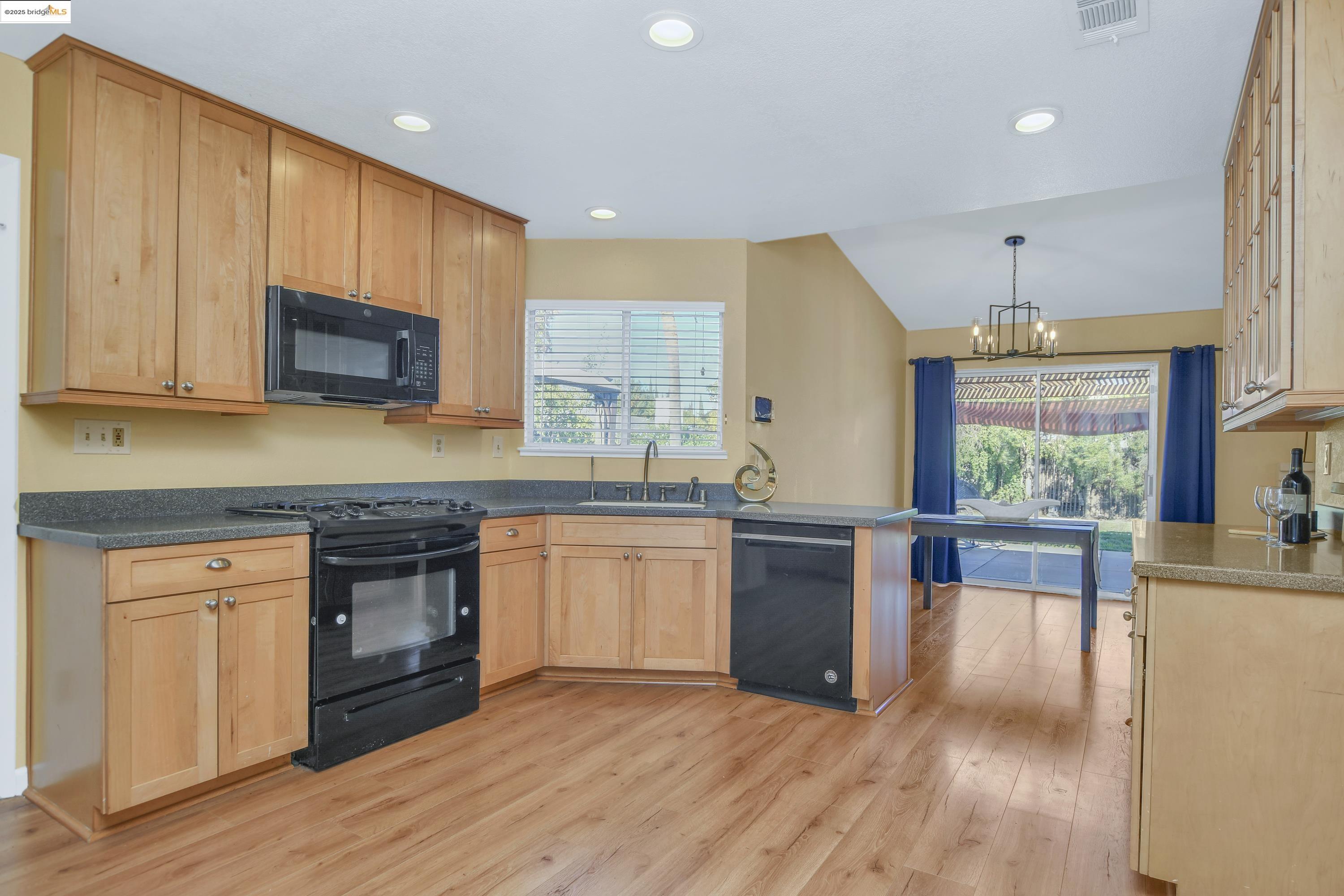 Detail Gallery Image 16 of 31 For 1111 Woodside Dr, Brentwood,  CA 94513 - 3 Beds | 2 Baths