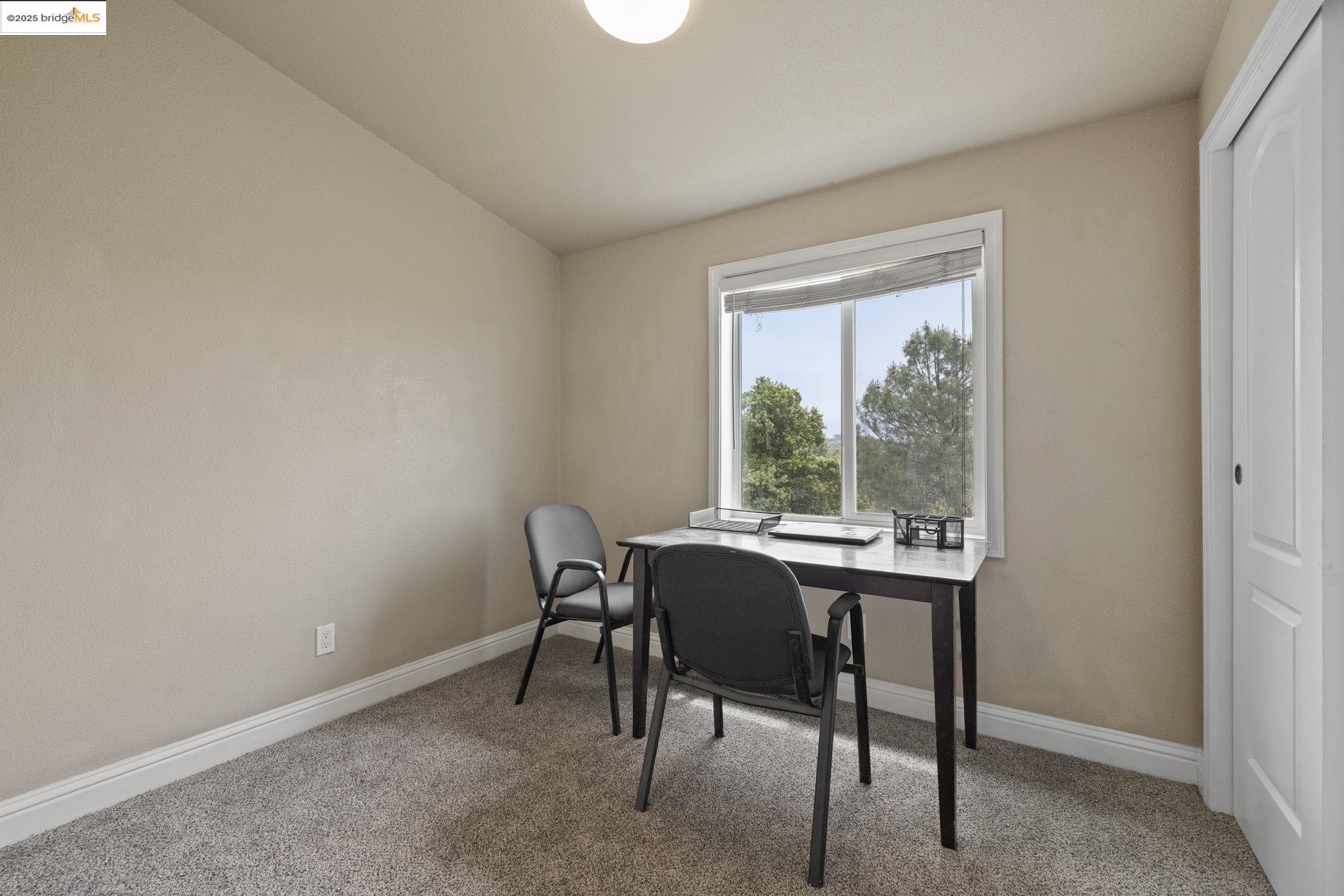 Detail Gallery Image 4 of 24 For 14865 W Blue Bell Rd, Sonora,  CA 95370 - 5 Beds | 2 Baths