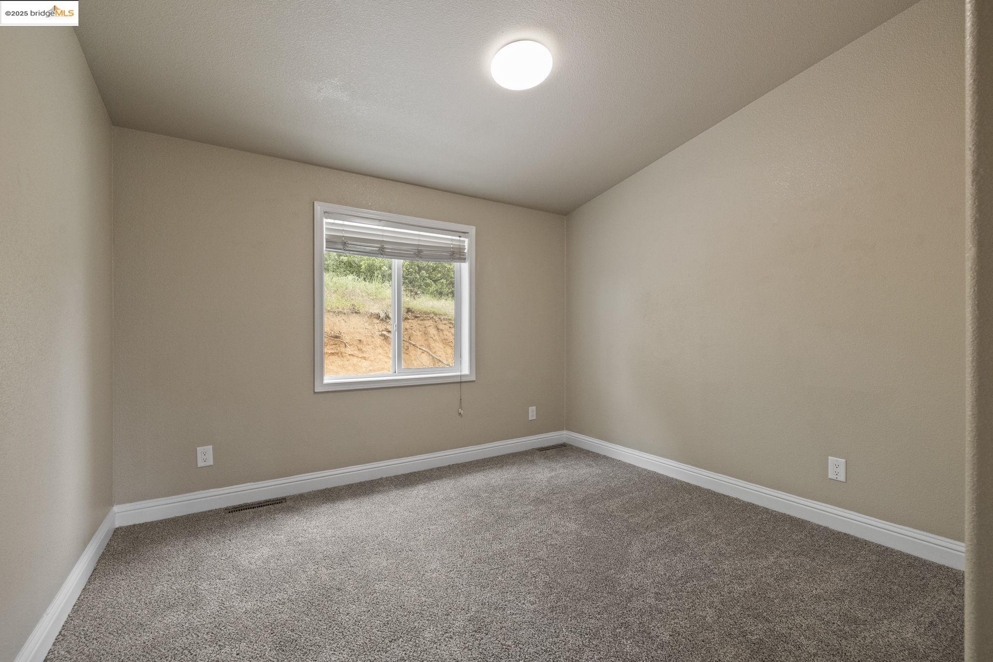 Detail Gallery Image 5 of 24 For 14865 W Blue Bell Rd, Sonora,  CA 95370 - 5 Beds | 2 Baths