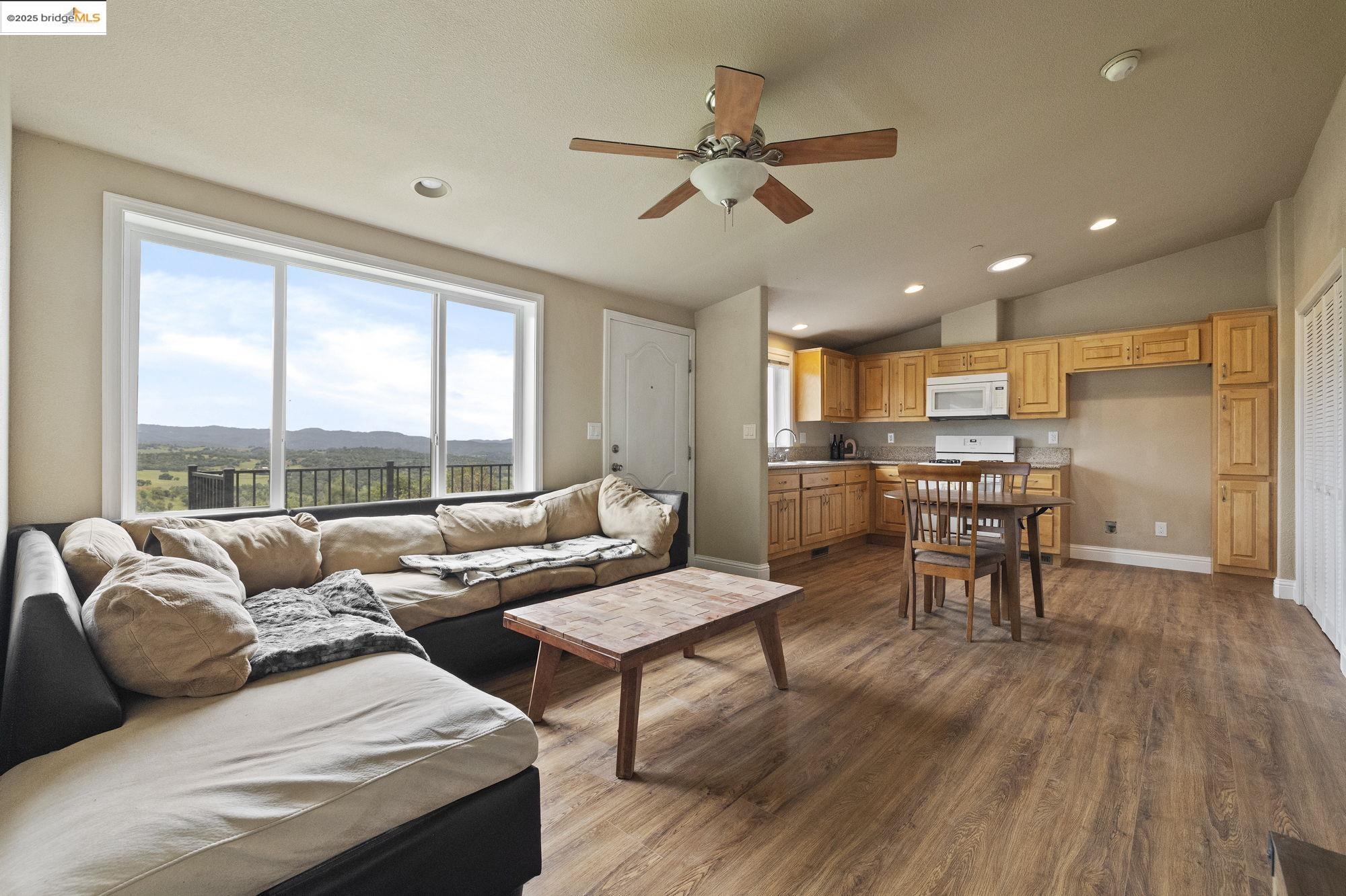 Detail Gallery Image 9 of 24 For 14865 W Blue Bell Rd, Sonora,  CA 95370 - 5 Beds | 2 Baths