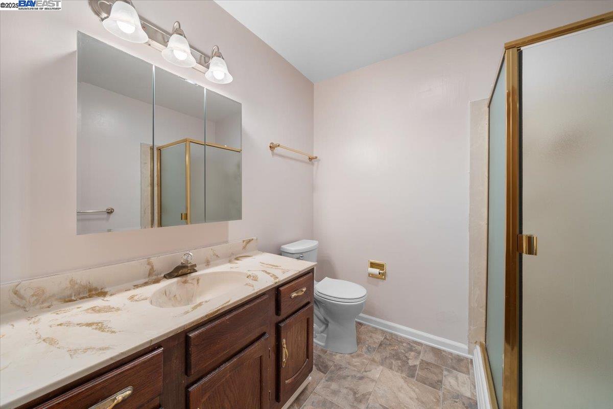 Detail Gallery Image 9 of 14 For 2500 Miramar Ave #101,  Castro Valley,  CA 94546 - 2 Beds | 2 Baths