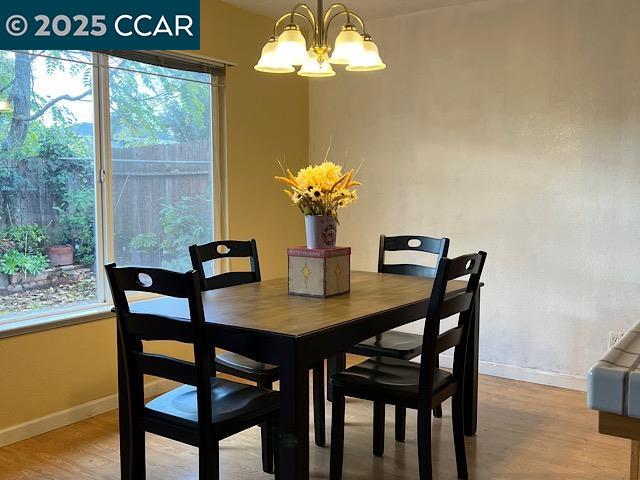 Detail Gallery Image 6 of 21 For 1936 Garden Ct, Antioch,  CA 94509 - 3 Beds | 2/1 Baths