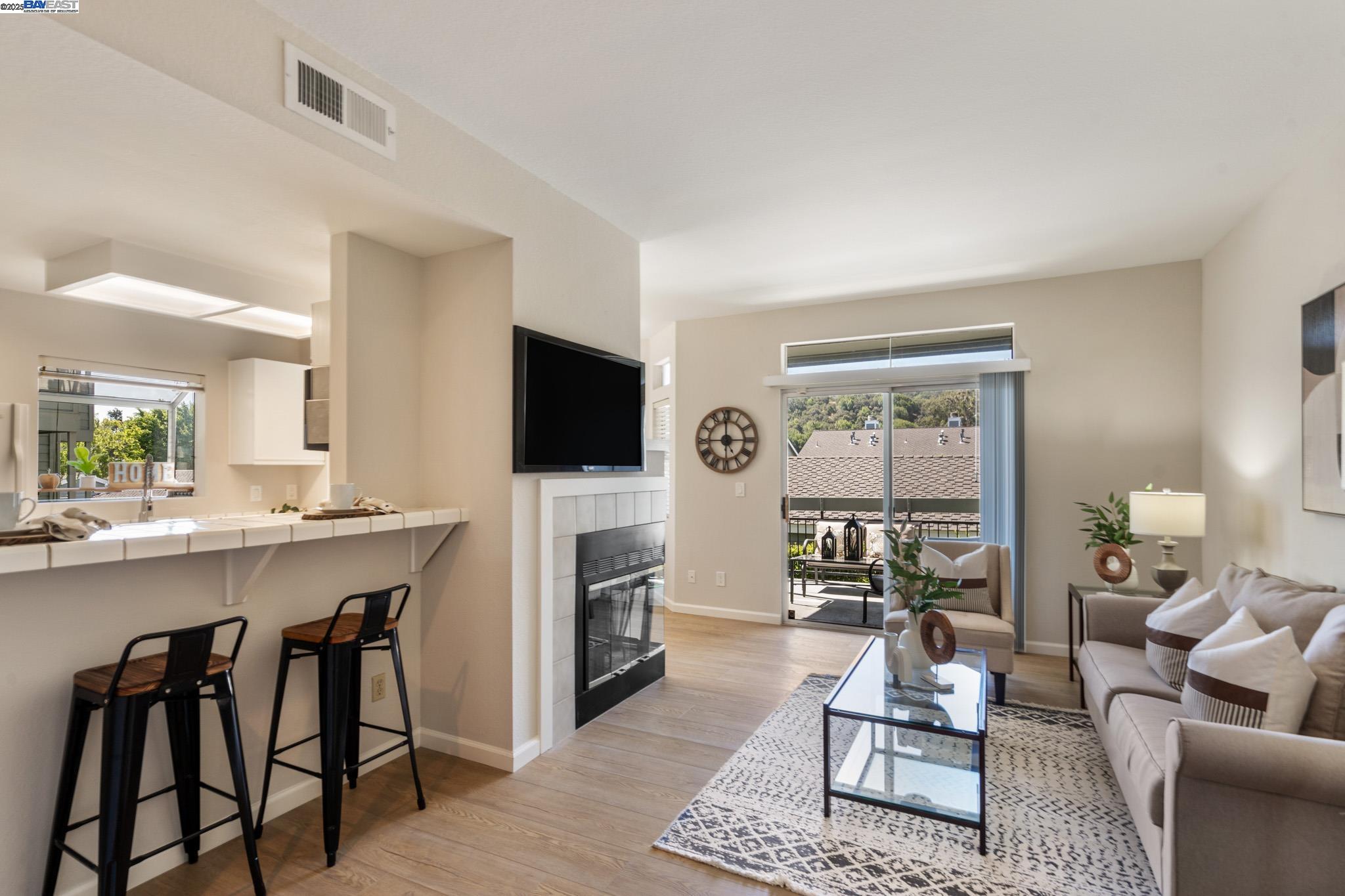 Photo #4: 41118453 Listing: Photo #4