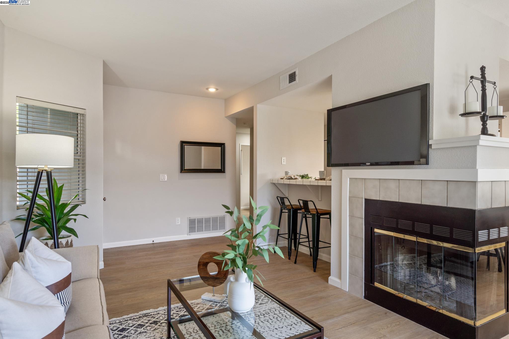 Photo #6: 41118453 Listing: Photo #6