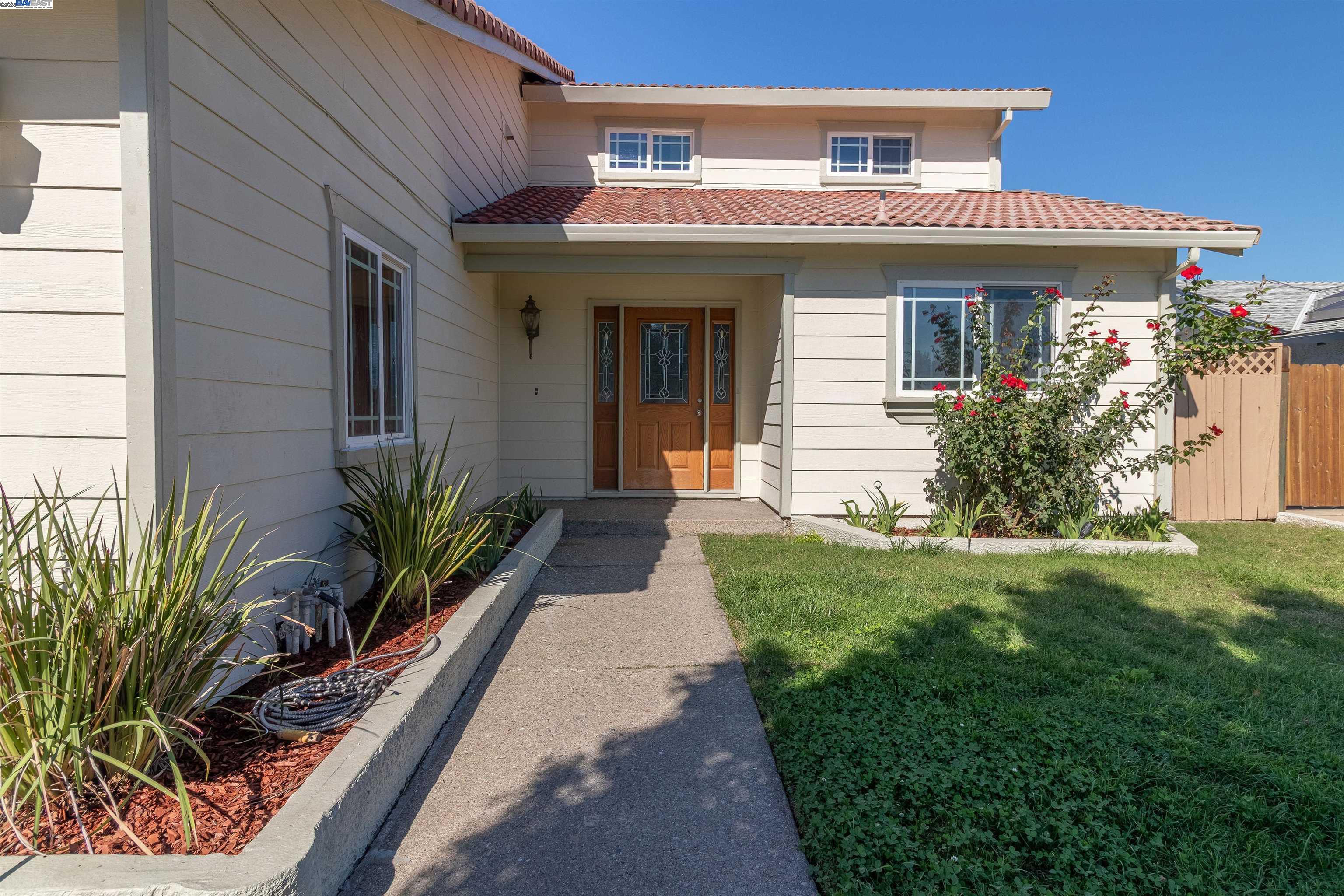 Detail Gallery Image 1 of 5 For 1323 Morning Dew Pl, Stockton,  CA 95210 - 3 Beds | 2/1 Baths