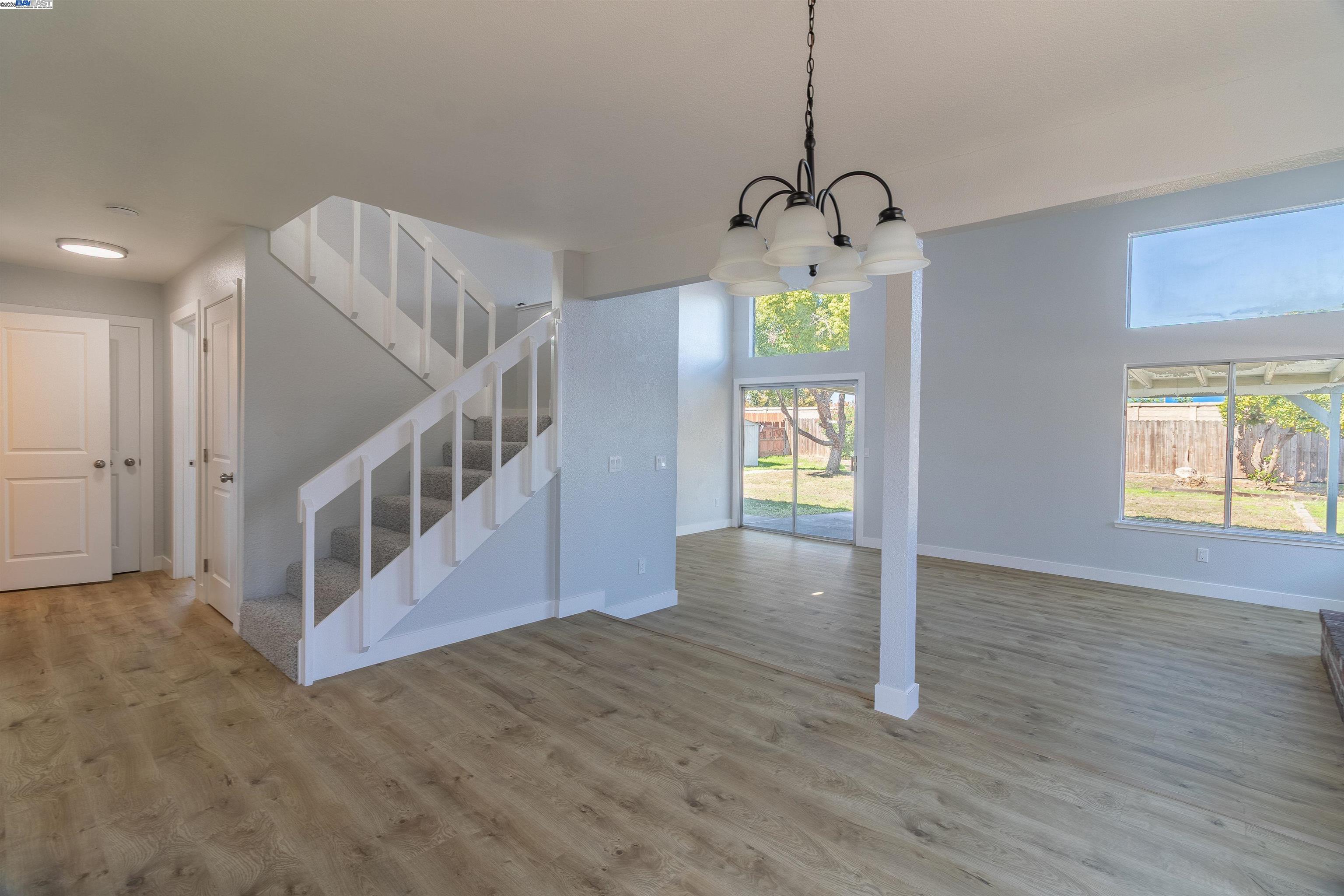 Detail Gallery Image 3 of 5 For 1323 Morning Dew Pl, Stockton,  CA 95210 - 3 Beds | 2/1 Baths