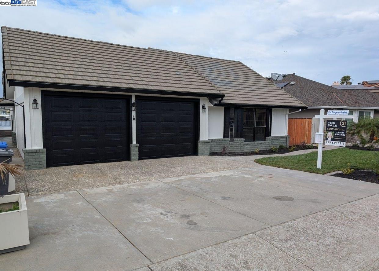 Detail Gallery Image 2 of 36 For 5653 Drakes Drive, Discovery Bay,  CA 94505 - 3 Beds | 2/1 Baths