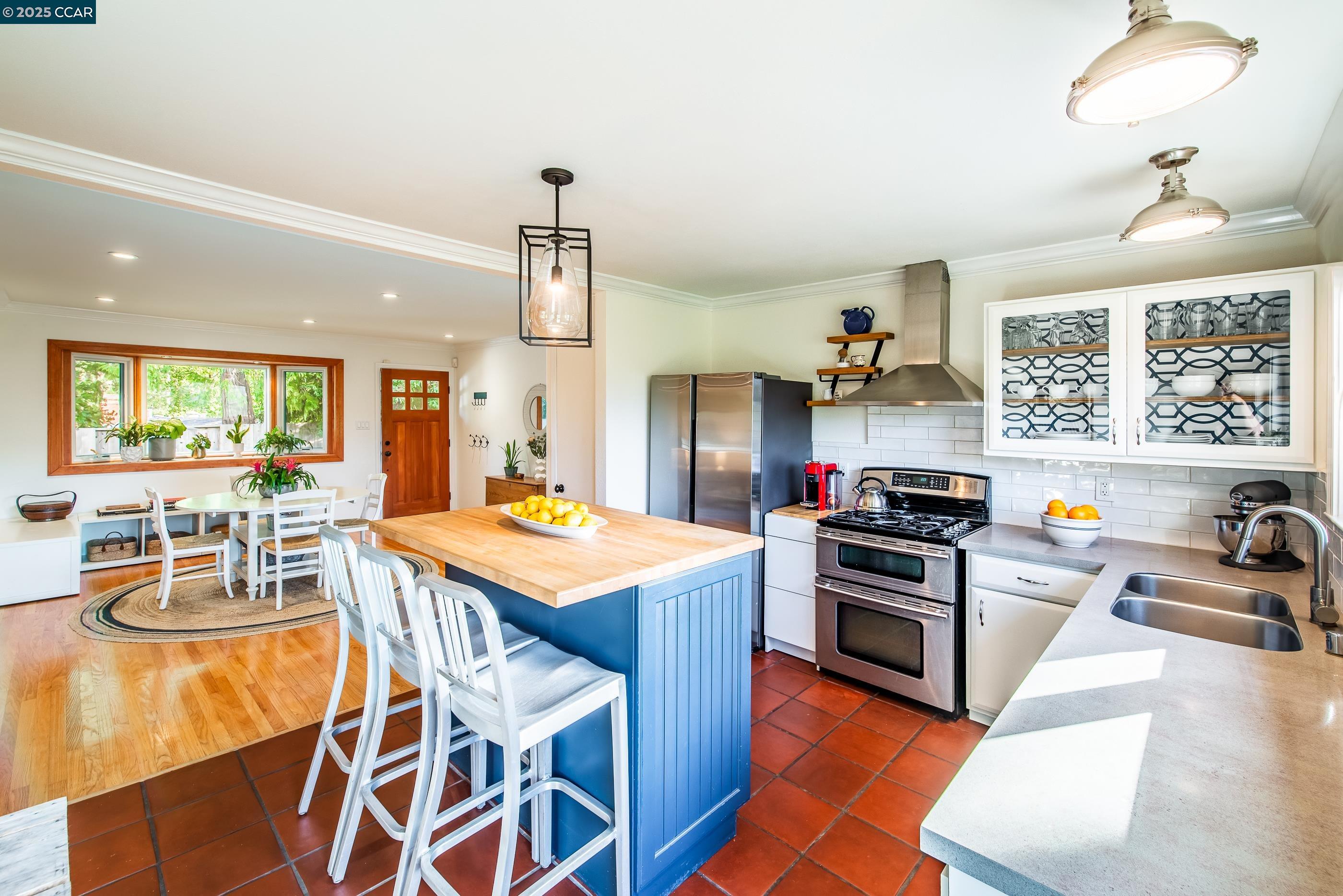 Detail Gallery Image 16 of 39 For 1085 Oak Hill Road D, Lafayette,  CA 94549 - 3 Beds | 2 Baths