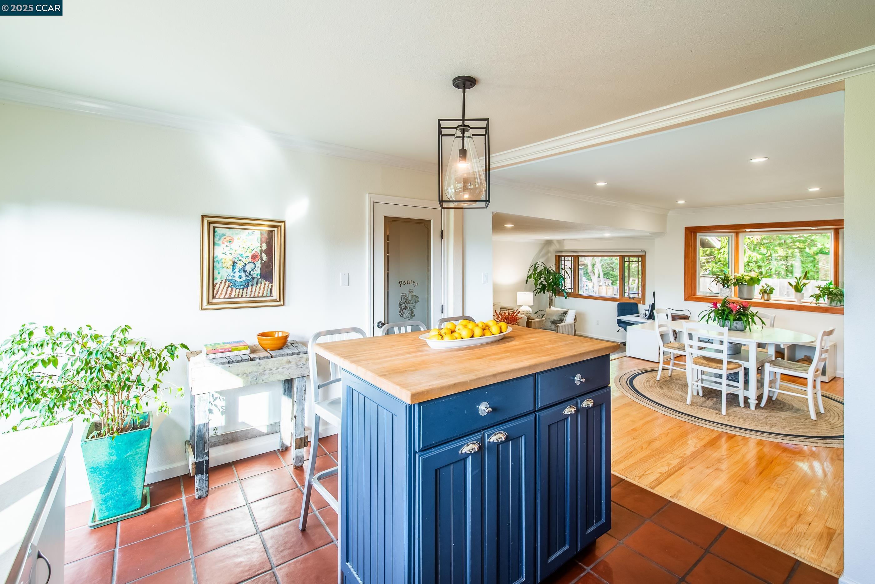 Detail Gallery Image 16 of 35 For 1085 Oak Hill Road #D, Lafayette,  CA 94549 - 3 Beds | 2 Baths