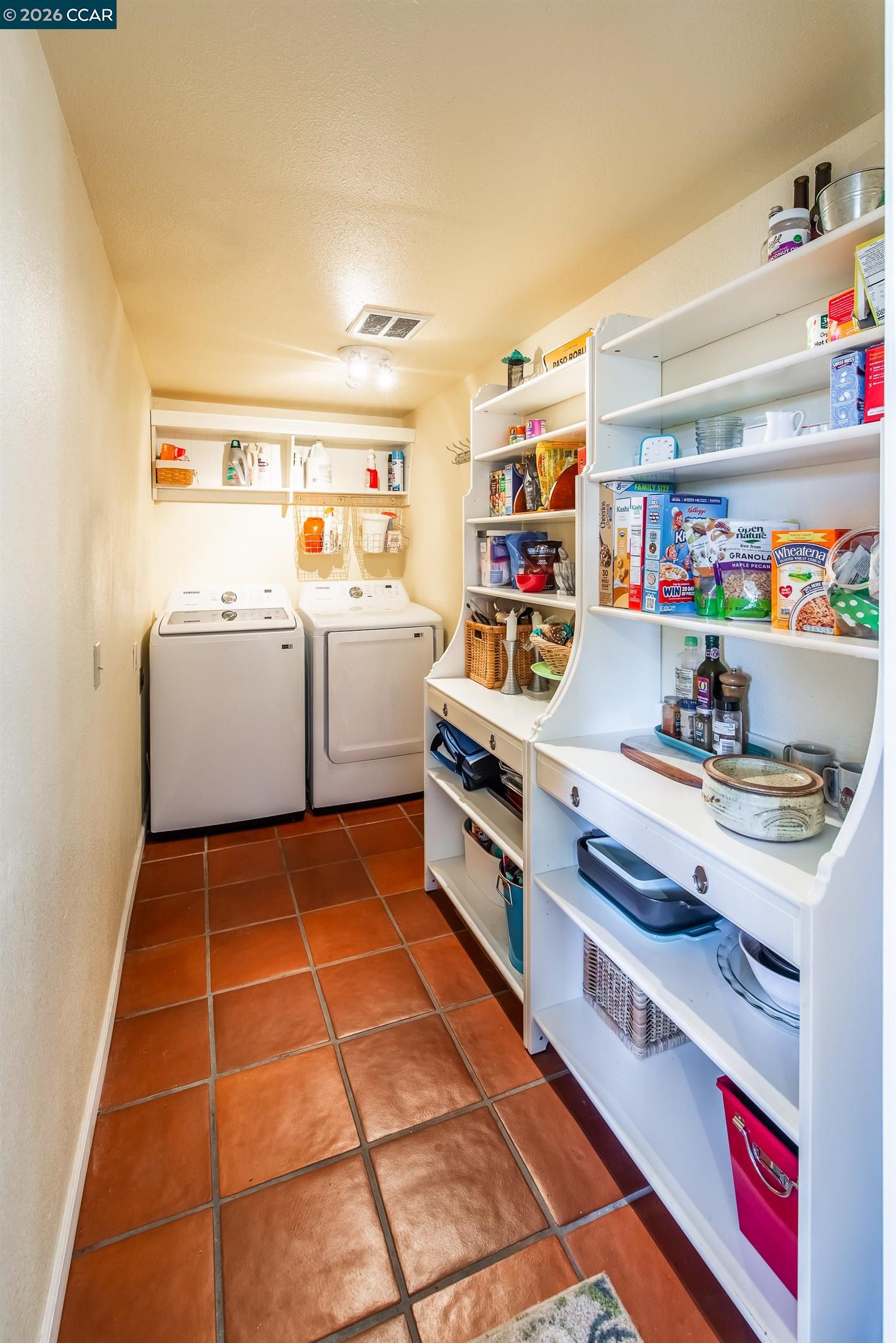 Detail Gallery Image 18 of 35 For 1085 Oak Hill Road #D, Lafayette,  CA 94549 - 3 Beds | 2 Baths