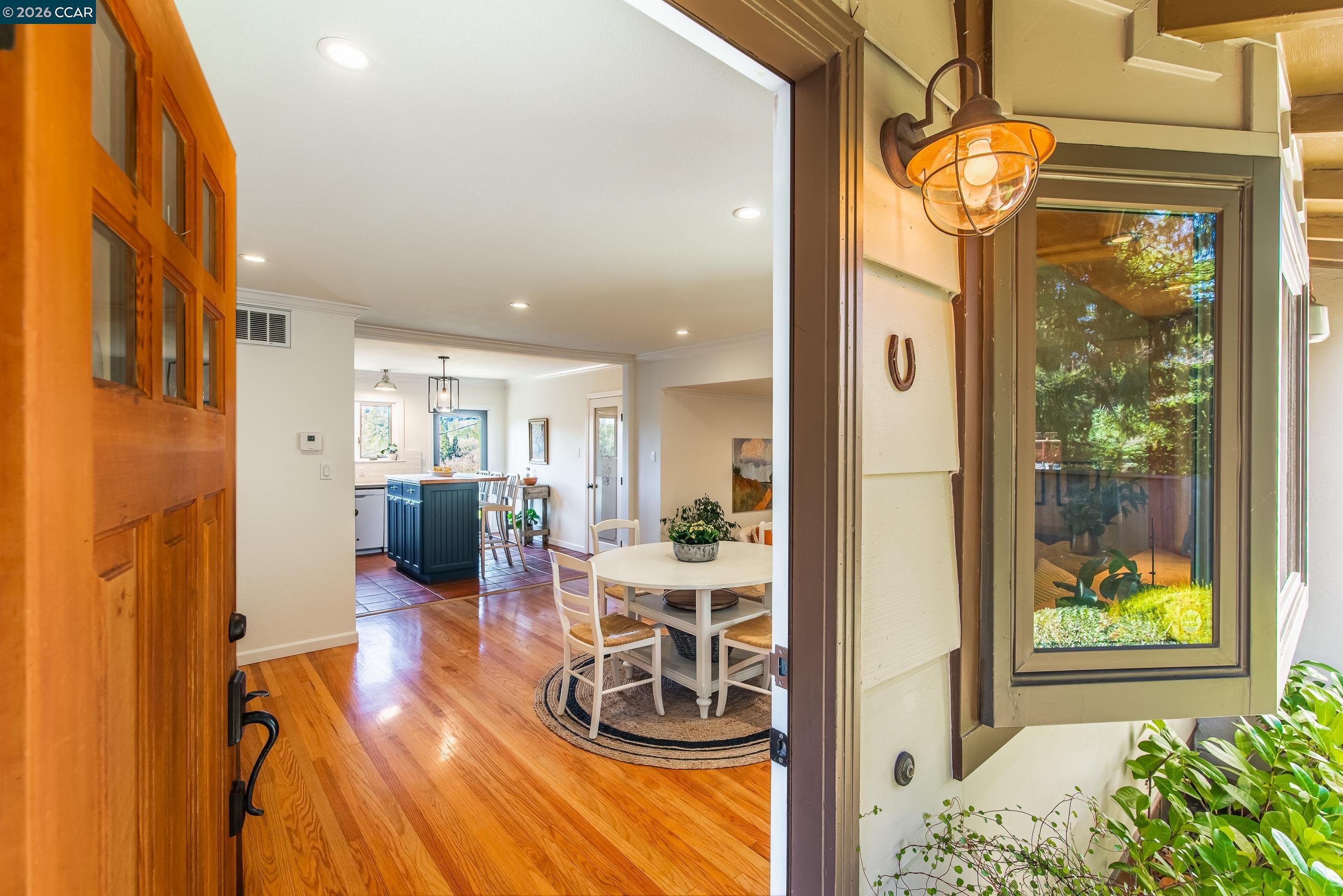 Detail Gallery Image 3 of 35 For 1085 Oak Hill Road #D, Lafayette,  CA 94549 - 3 Beds | 2 Baths