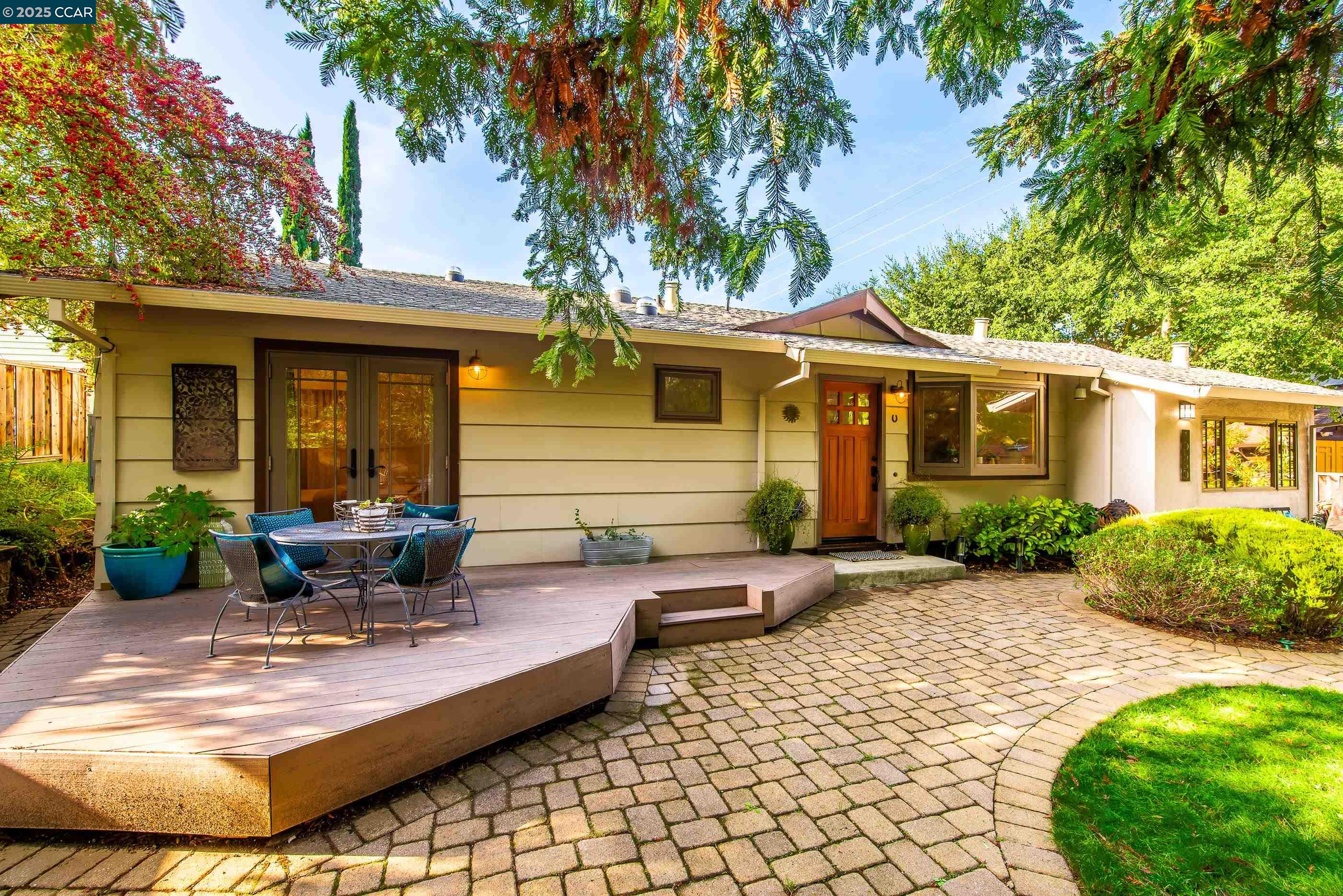 Detail Gallery Image 3 of 39 For 1085 Oak Hill Road D, Lafayette,  CA 94549 - 3 Beds | 2 Baths