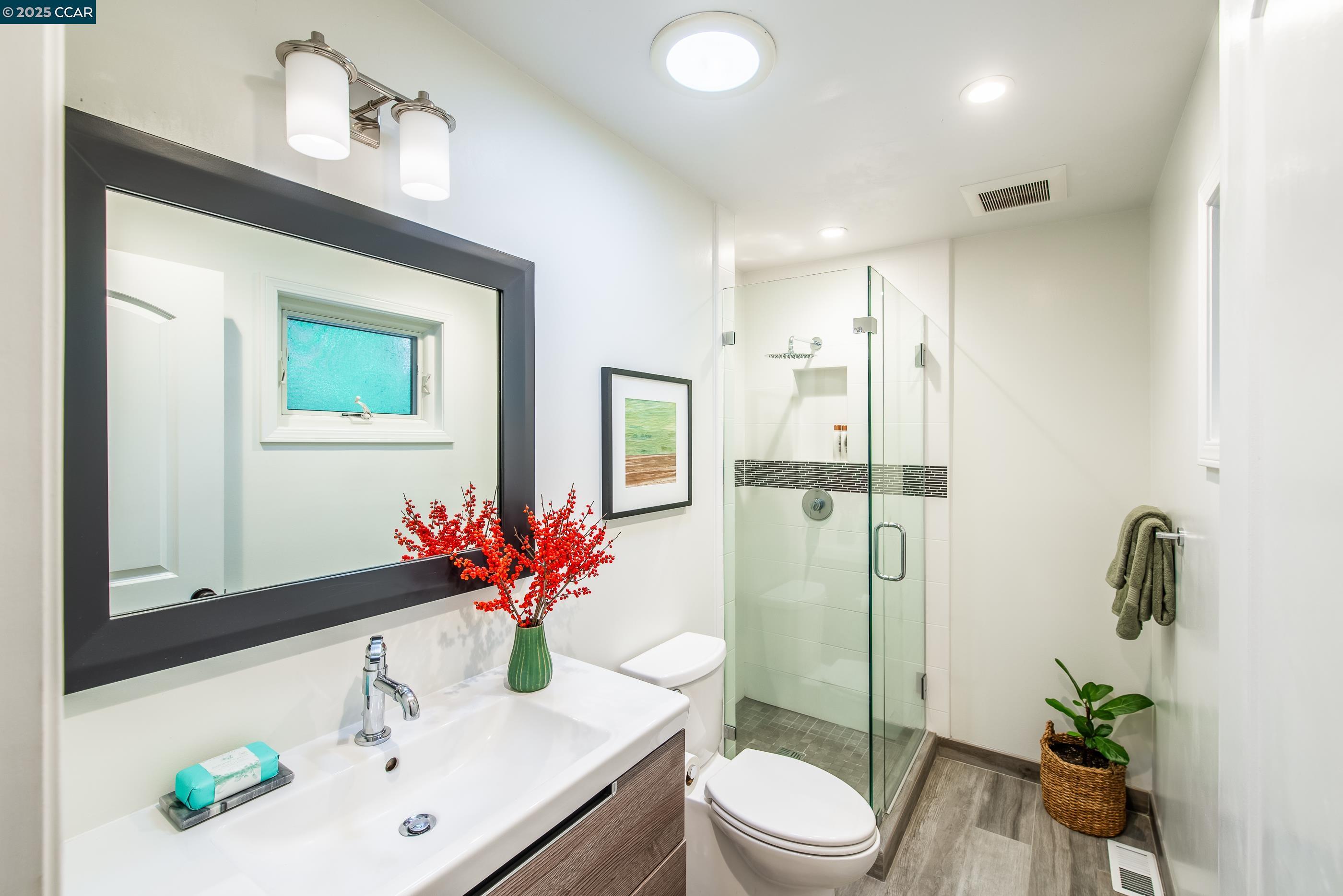 Detail Gallery Image 22 of 35 For 1085 Oak Hill Road #D, Lafayette,  CA 94549 - 3 Beds | 2 Baths