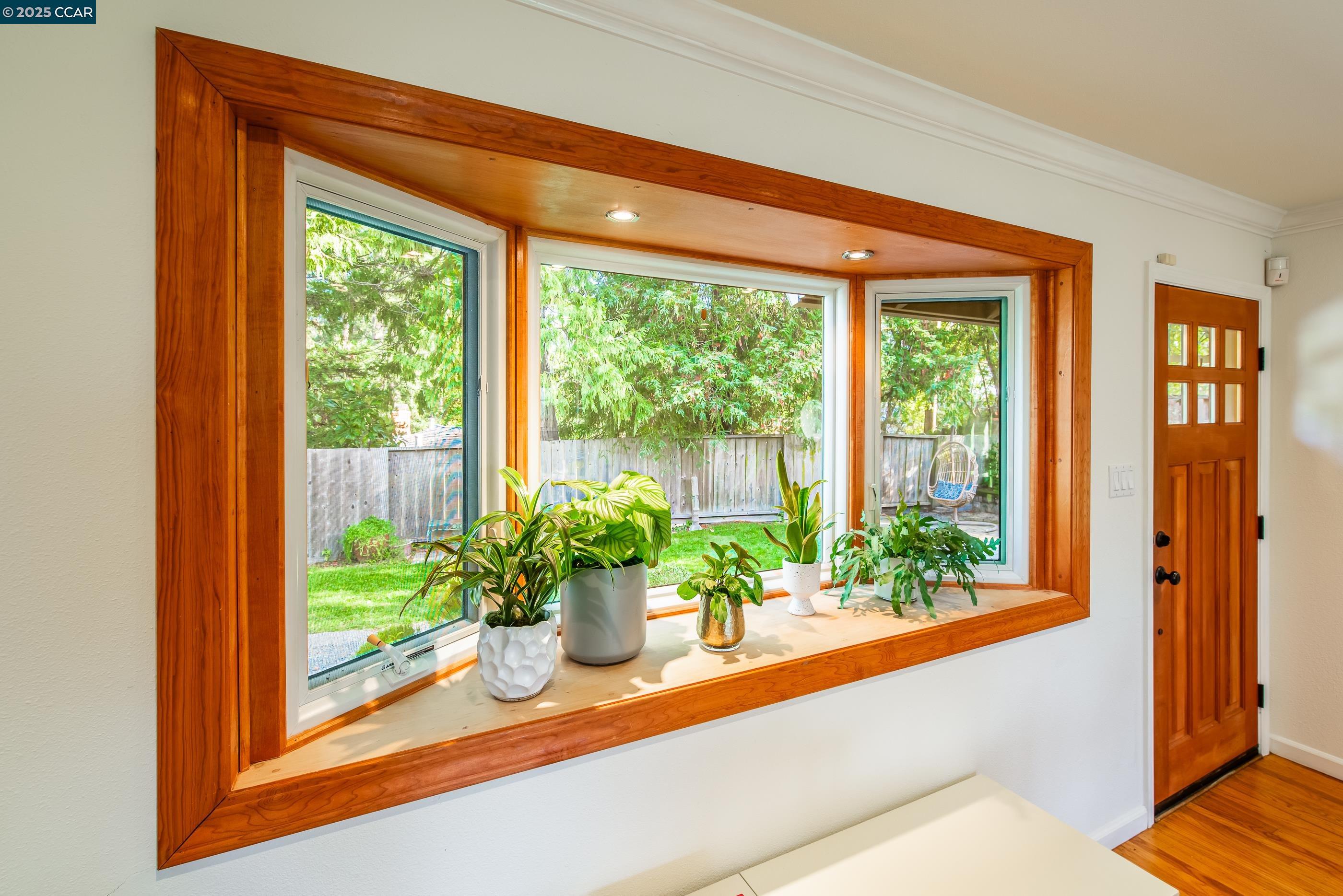 Detail Gallery Image 7 of 39 For 1085 Oak Hill Road D, Lafayette,  CA 94549 - 3 Beds | 2 Baths