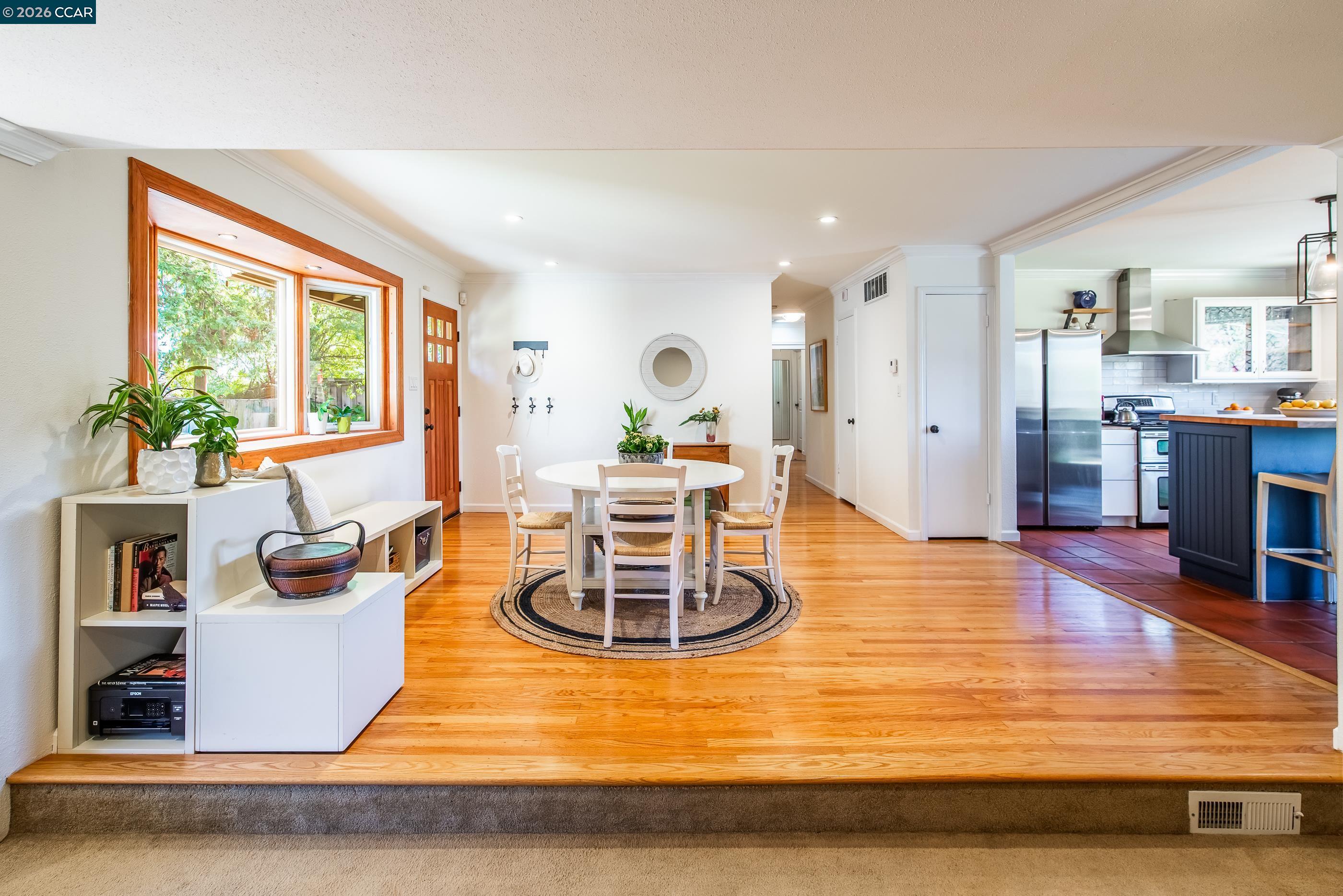 Detail Gallery Image 8 of 35 For 1085 Oak Hill Road #D, Lafayette,  CA 94549 - 3 Beds | 2 Baths