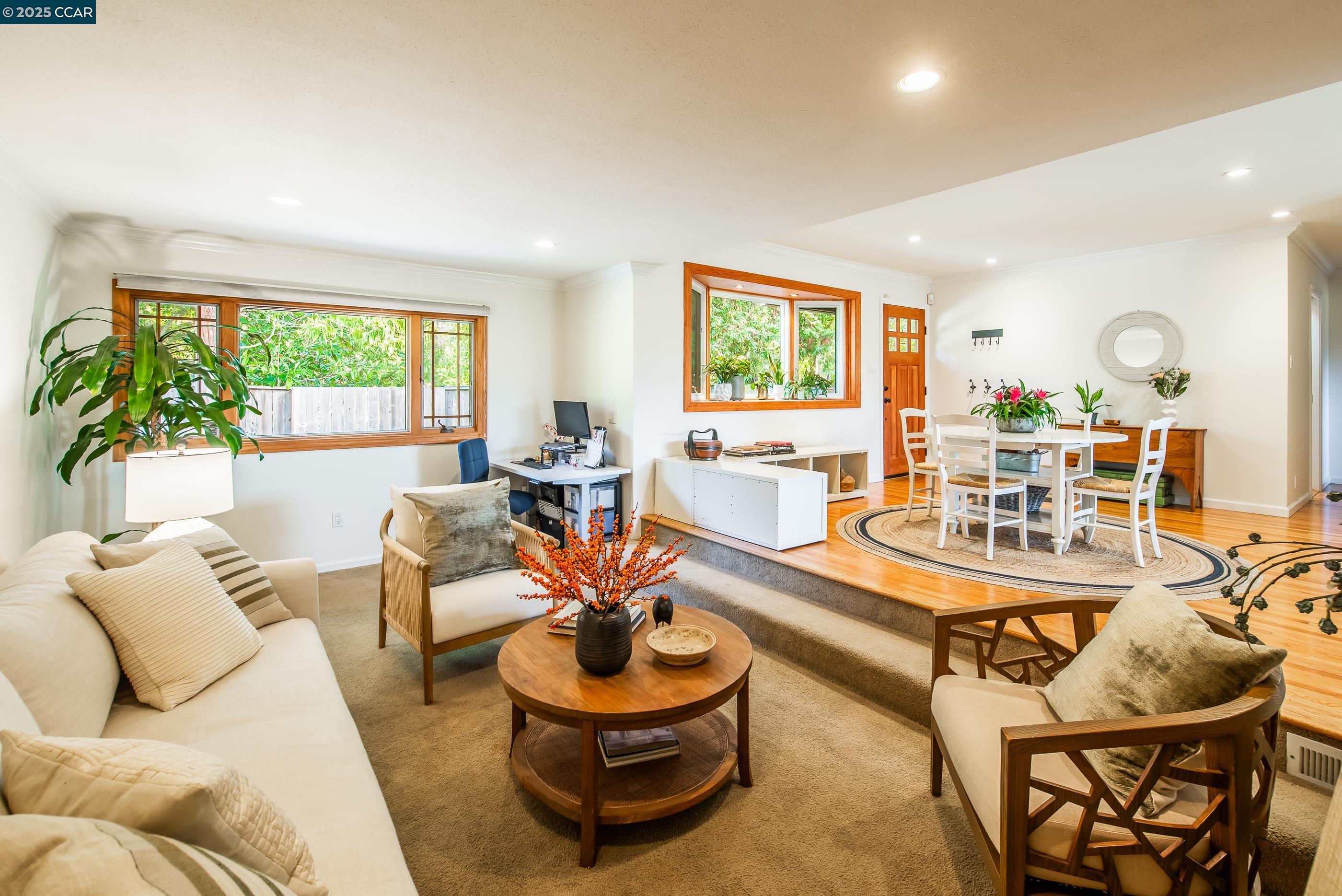 Detail Gallery Image 9 of 39 For 1085 Oak Hill Road D, Lafayette,  CA 94549 - 3 Beds | 2 Baths