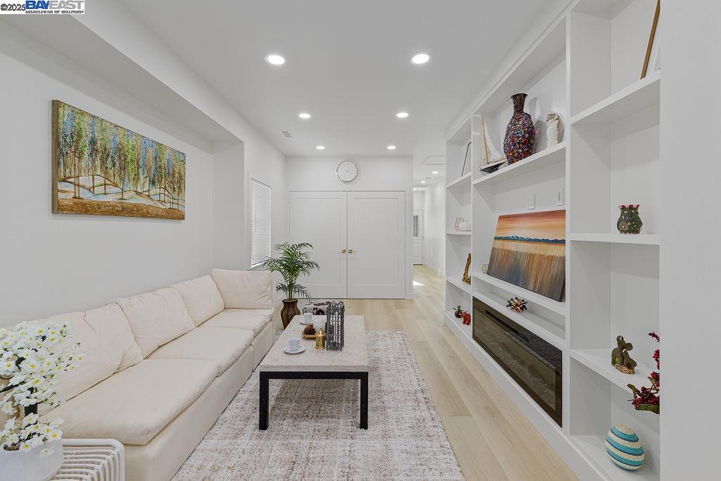 Detail Gallery Image 15 of 37 For 5605 E 16th St, Oakland,  CA 94621 - 2 Beds | 1 Baths