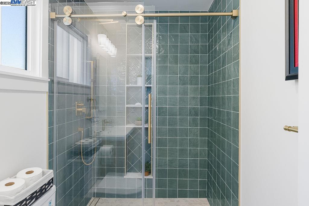 Detail Gallery Image 21 of 37 For 5605 E 16th St, Oakland,  CA 94621 - 2 Beds | 1 Baths
