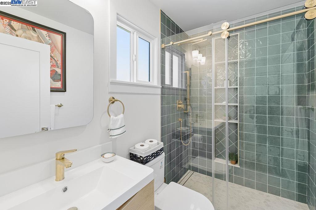 Detail Gallery Image 22 of 37 For 5605 E 16th St, Oakland,  CA 94621 - 2 Beds | 1 Baths