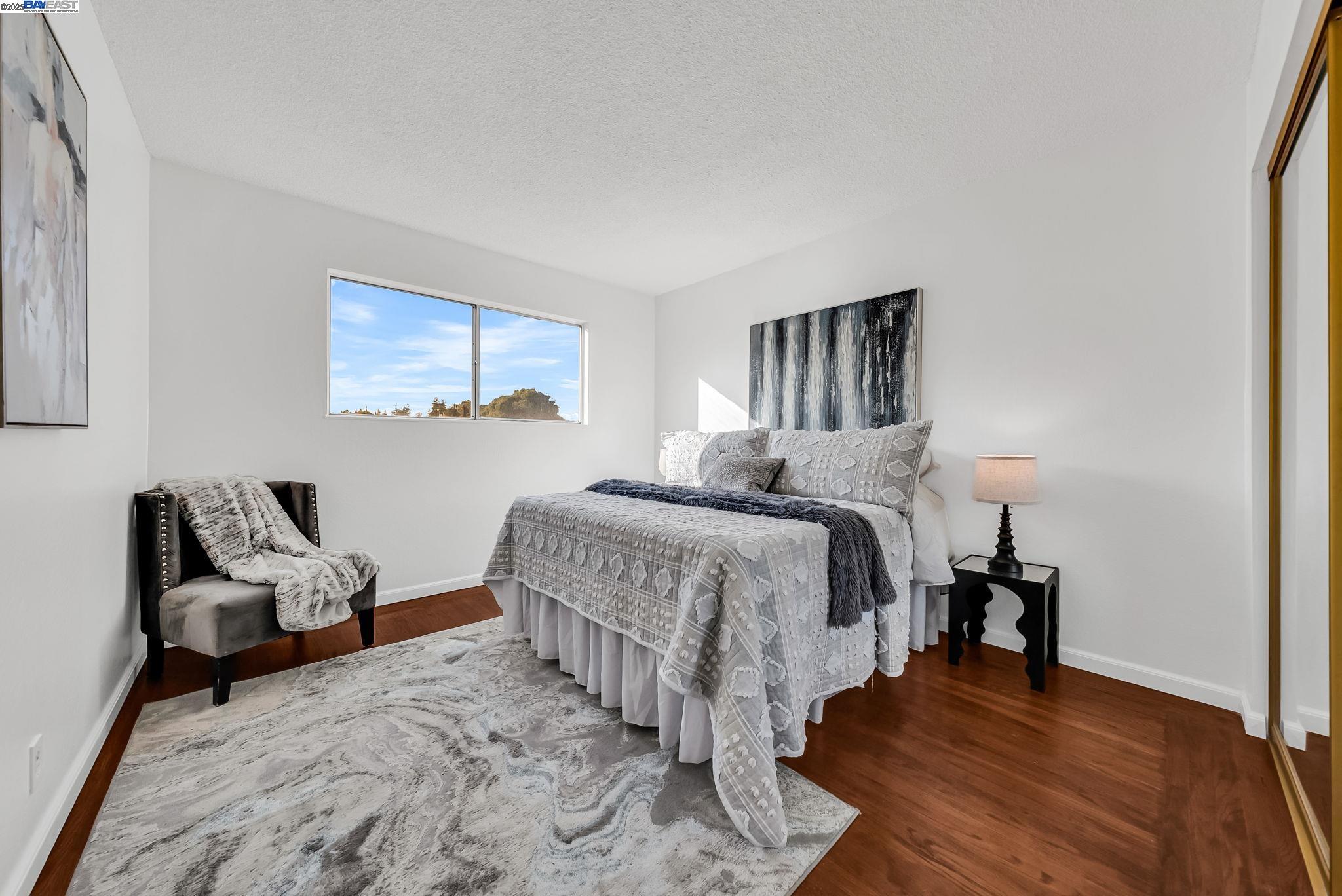 Detail Gallery Image 15 of 26 For 1933 Riverbank, Castro Valley,  CA 94546 - 3 Beds | 2/1 Baths