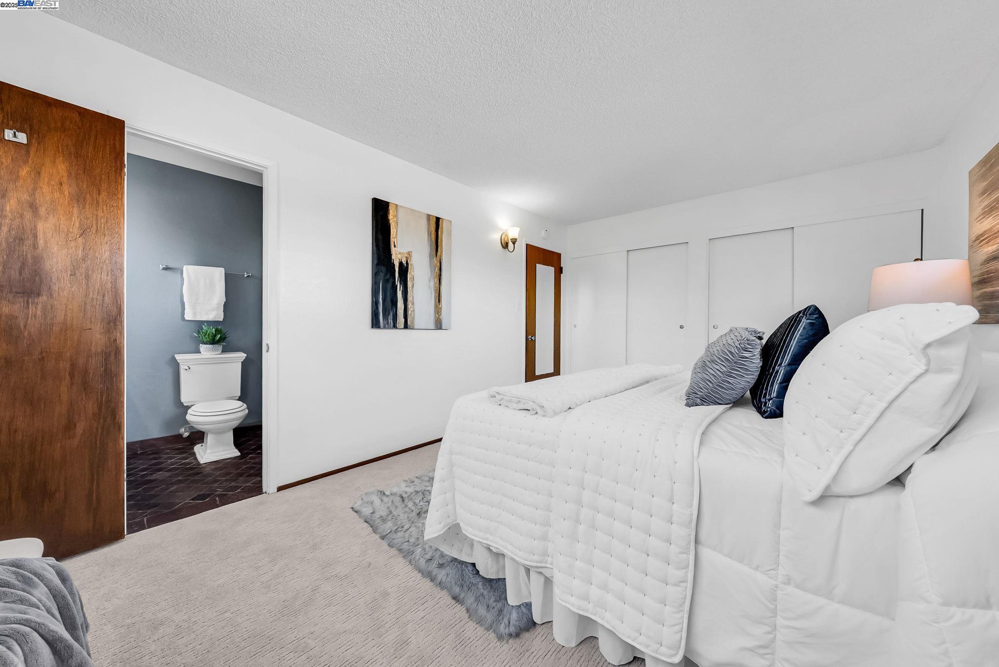 Detail Gallery Image 18 of 26 For 1933 Riverbank, Castro Valley,  CA 94546 - 3 Beds | 2/1 Baths