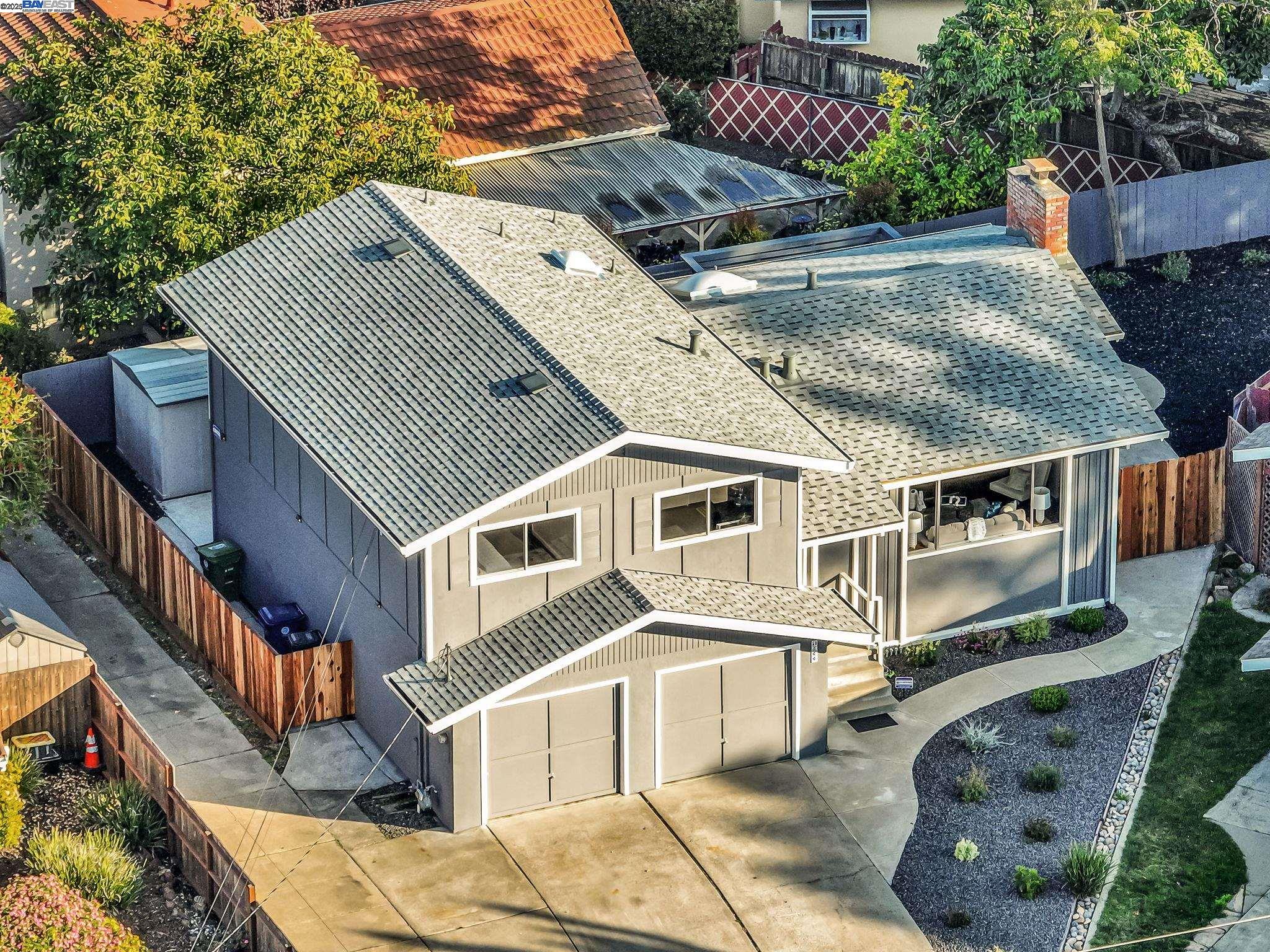 Detail Gallery Image 23 of 26 For 1933 Riverbank, Castro Valley,  CA 94546 - 3 Beds | 2/1 Baths