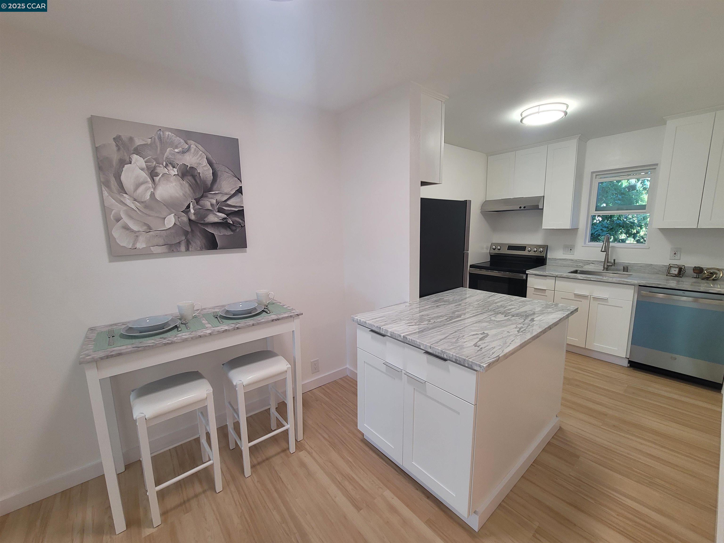 Photo #4: 41118467 Listing: Photo #4